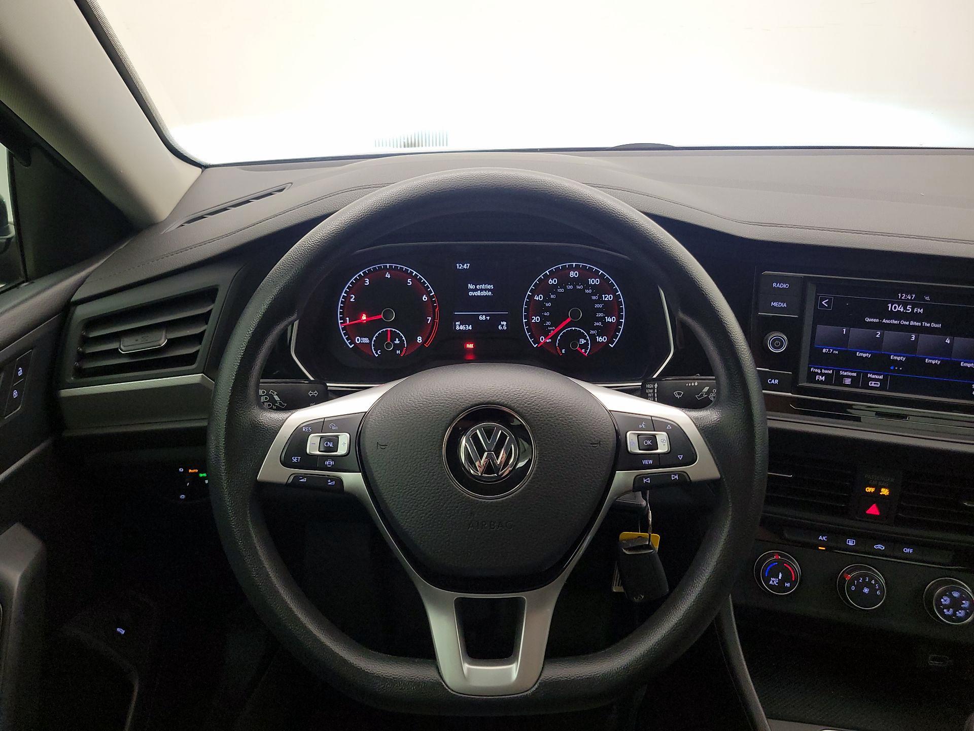 Thumbnail: 2019 Volkswagen Jetta - 10