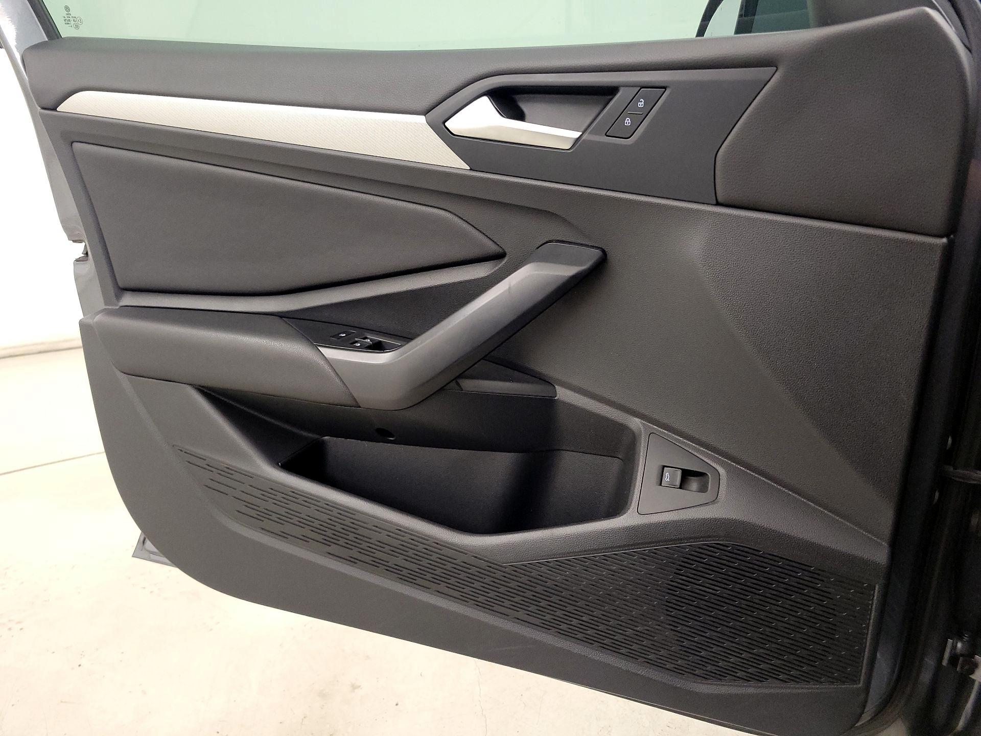 Thumbnail: 2019 Volkswagen Jetta - 12