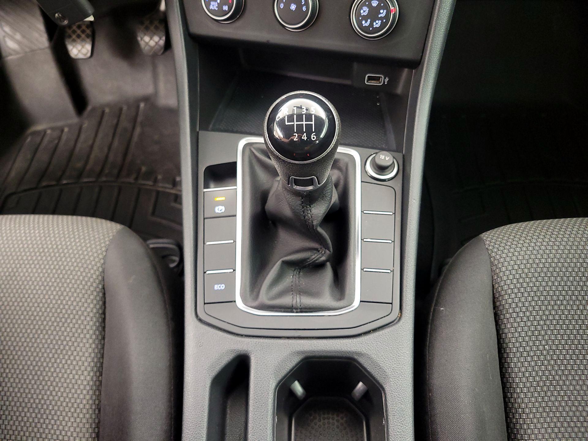 Thumbnail: 2019 Volkswagen Jetta - 17