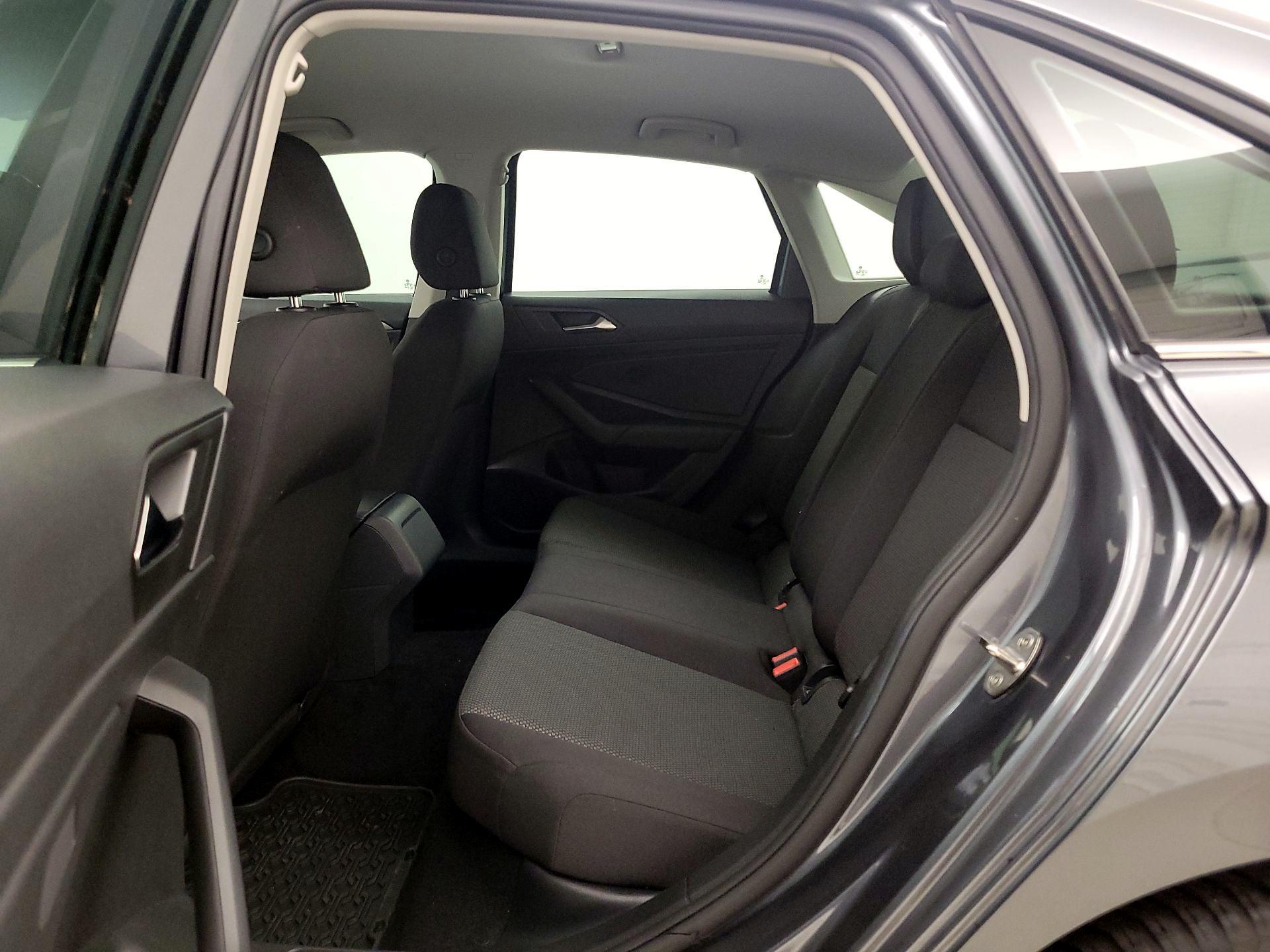 Thumbnail: 2019 Volkswagen Jetta - 19