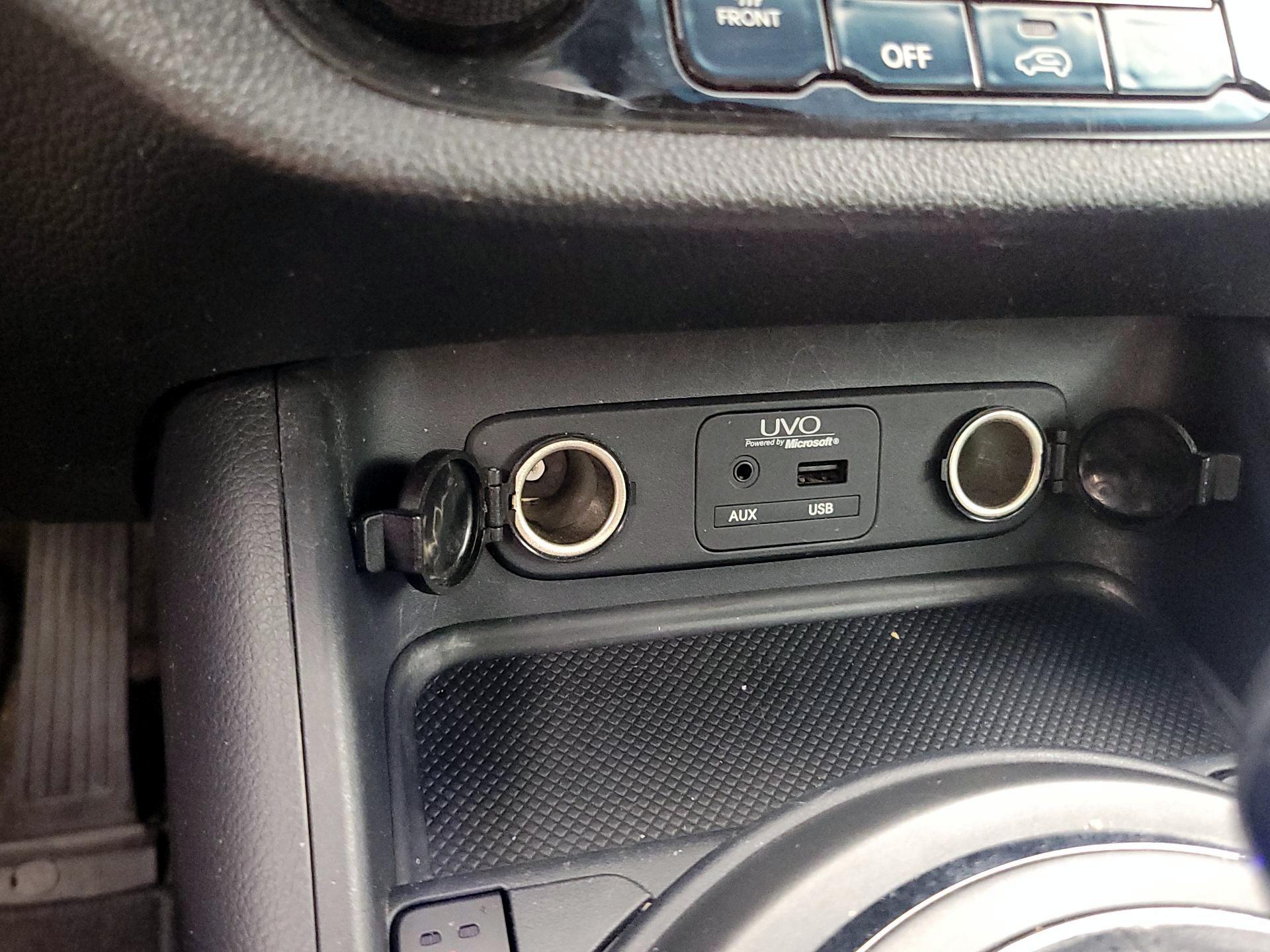 Thumbnail: 2013 Kia Sportage - 18