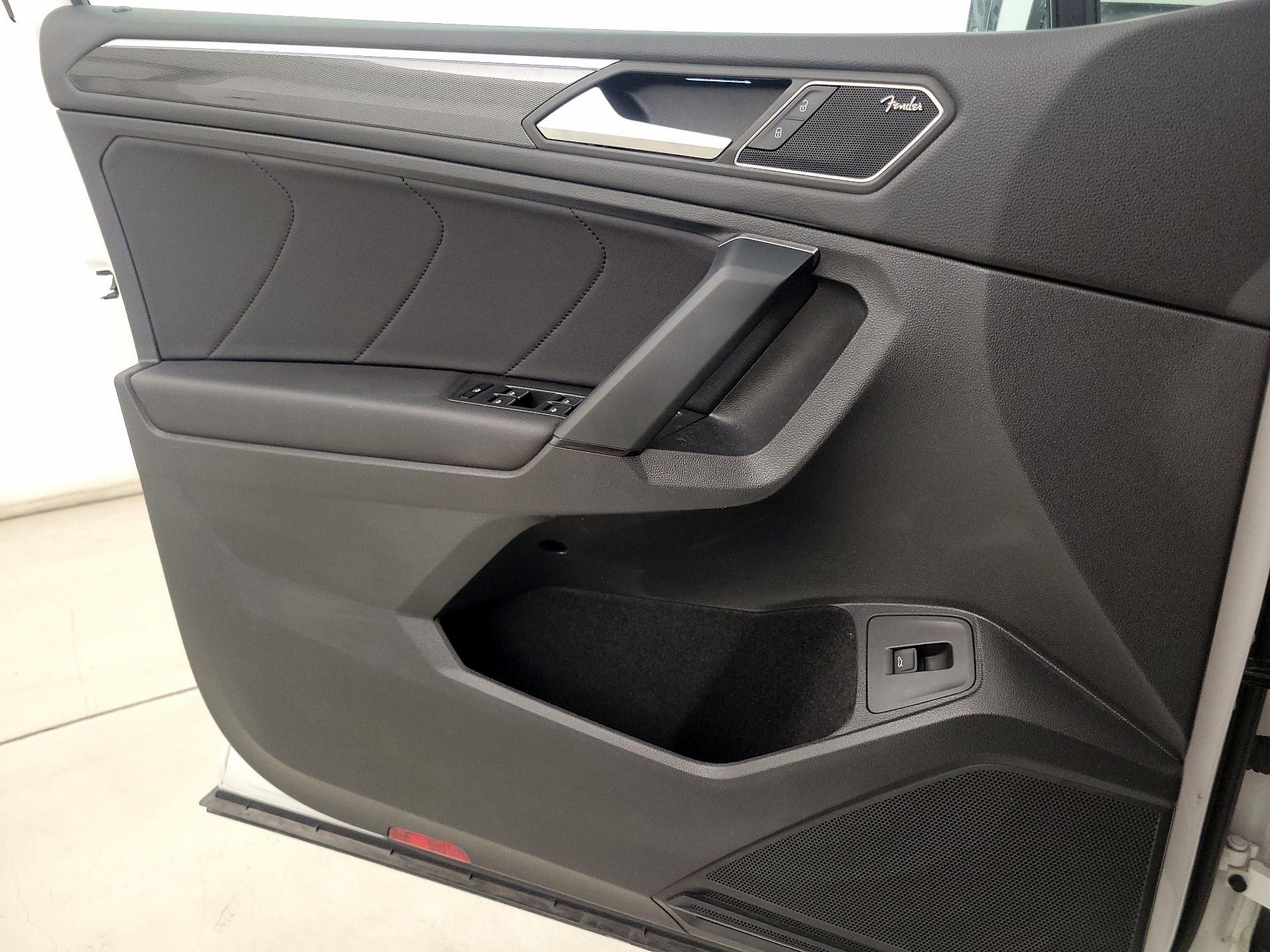 Thumbnail: 2019 Volkswagen Tiguan - 12