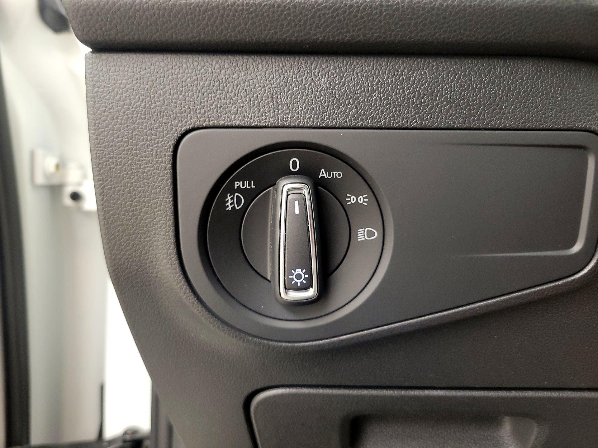 Thumbnail: 2019 Volkswagen Tiguan - 13