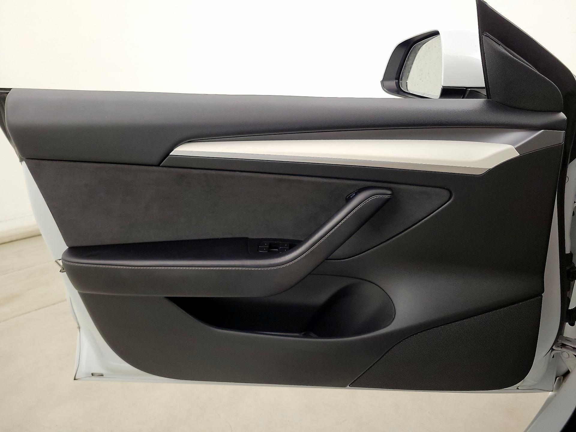 Thumbnail: 2022 Tesla Model 3 - 12