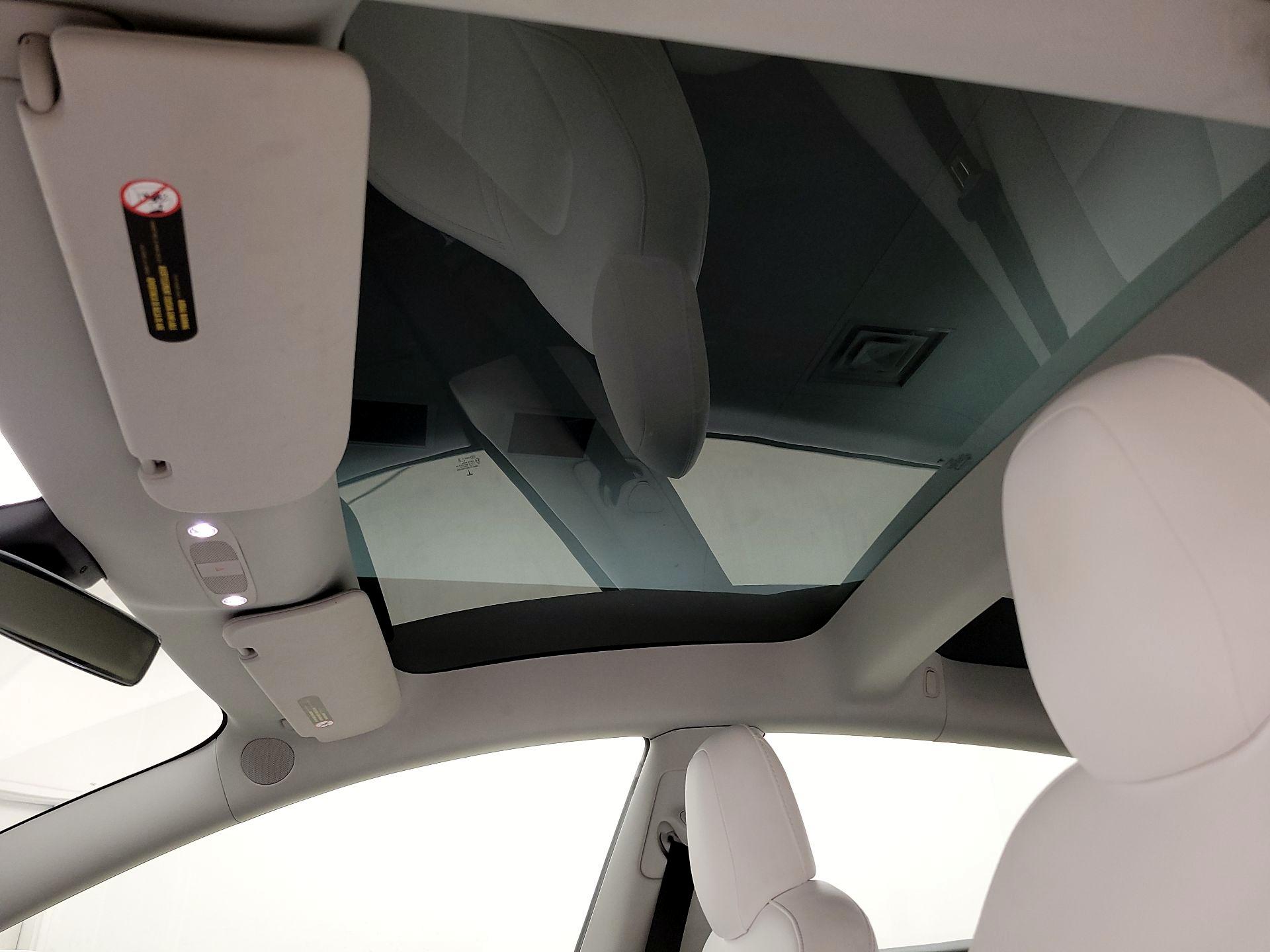Thumbnail: 2022 Tesla Model 3 - 19