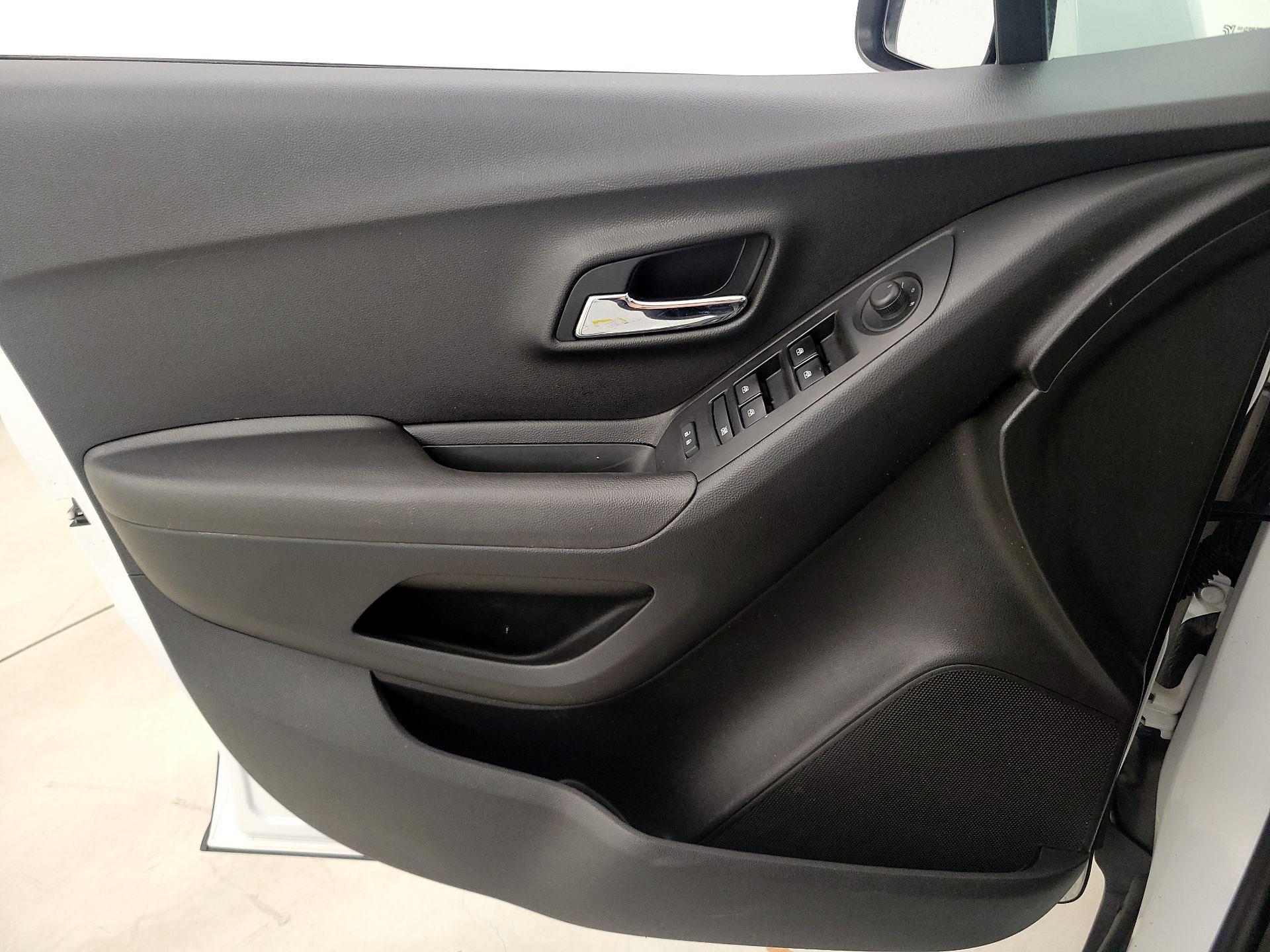 Thumbnail: 2020 Chevrolet Trax - 12
