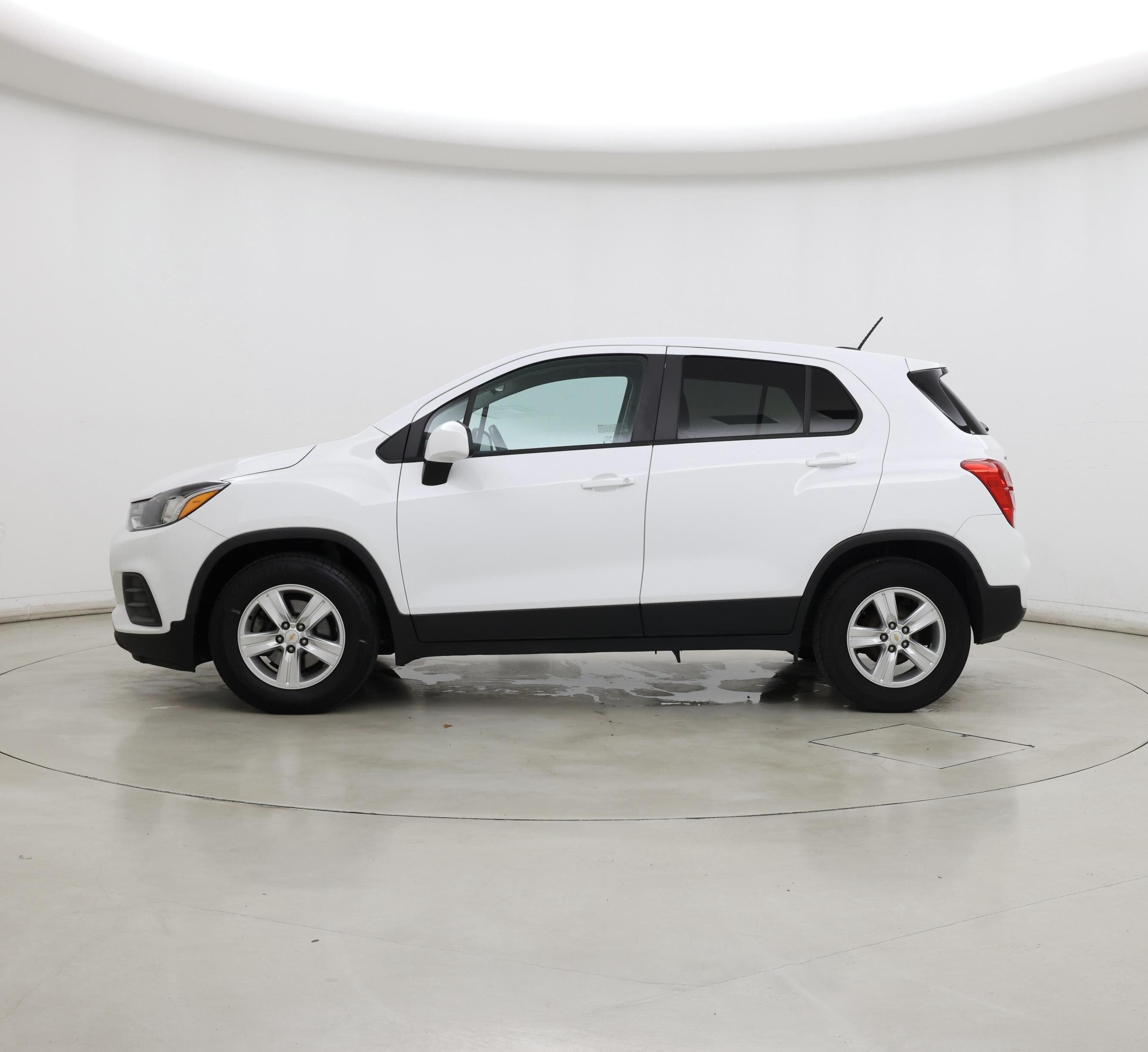 Thumbnail: 2020 Chevrolet Trax - 3