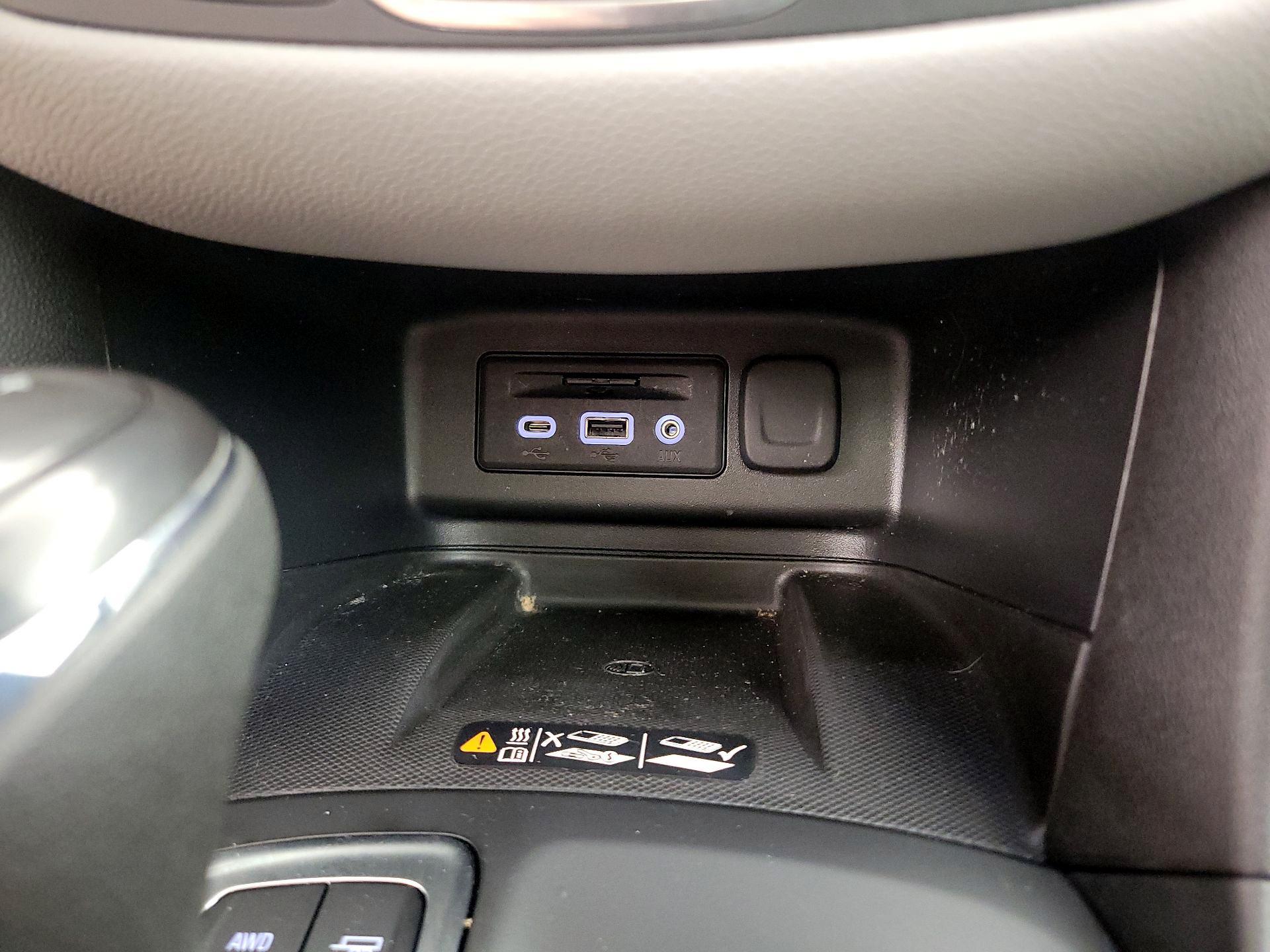 Thumbnail: 2020 Chevrolet Equinox - 19