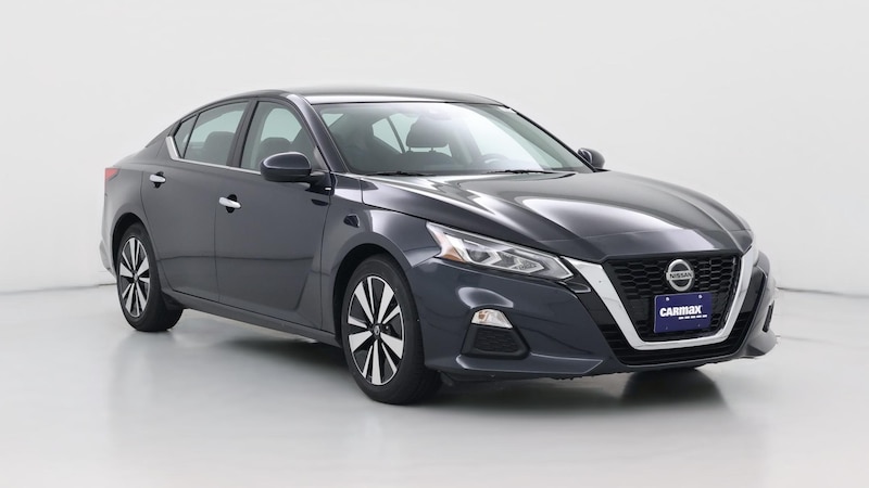 2022 Nissan Altima SV Hero Image