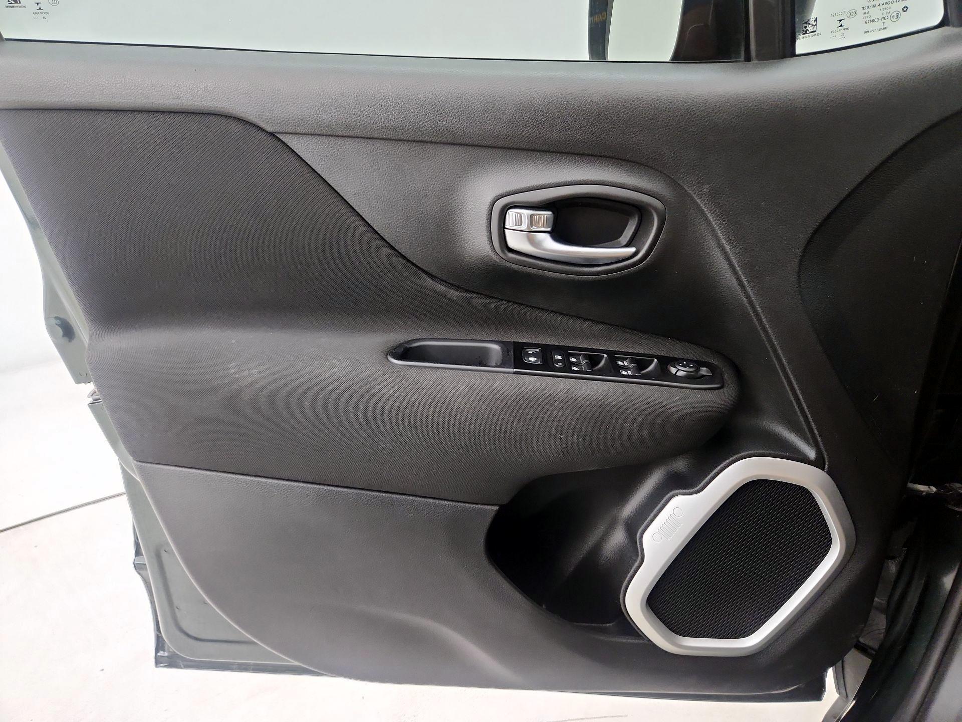 Thumbnail: 2021 Jeep Renegade - 12