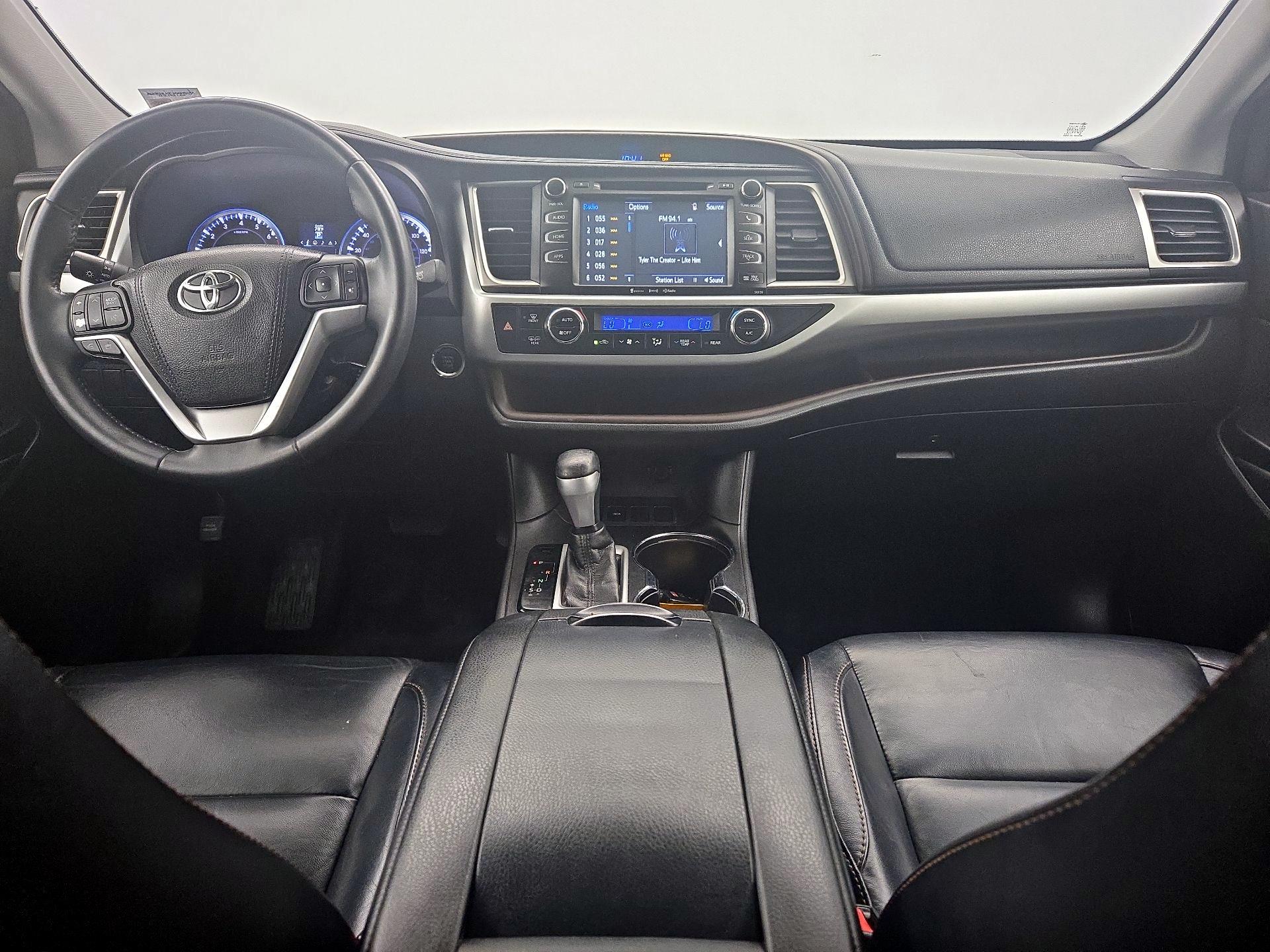 Thumbnail: 2016 Toyota Highlander - 9