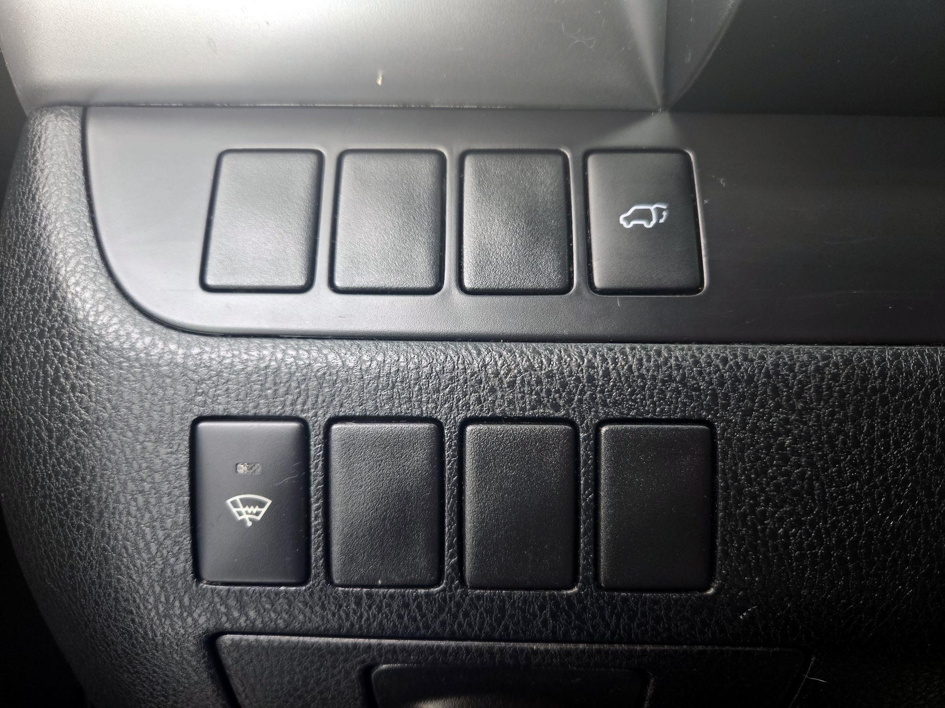 Thumbnail: 2016 Toyota Highlander - 13