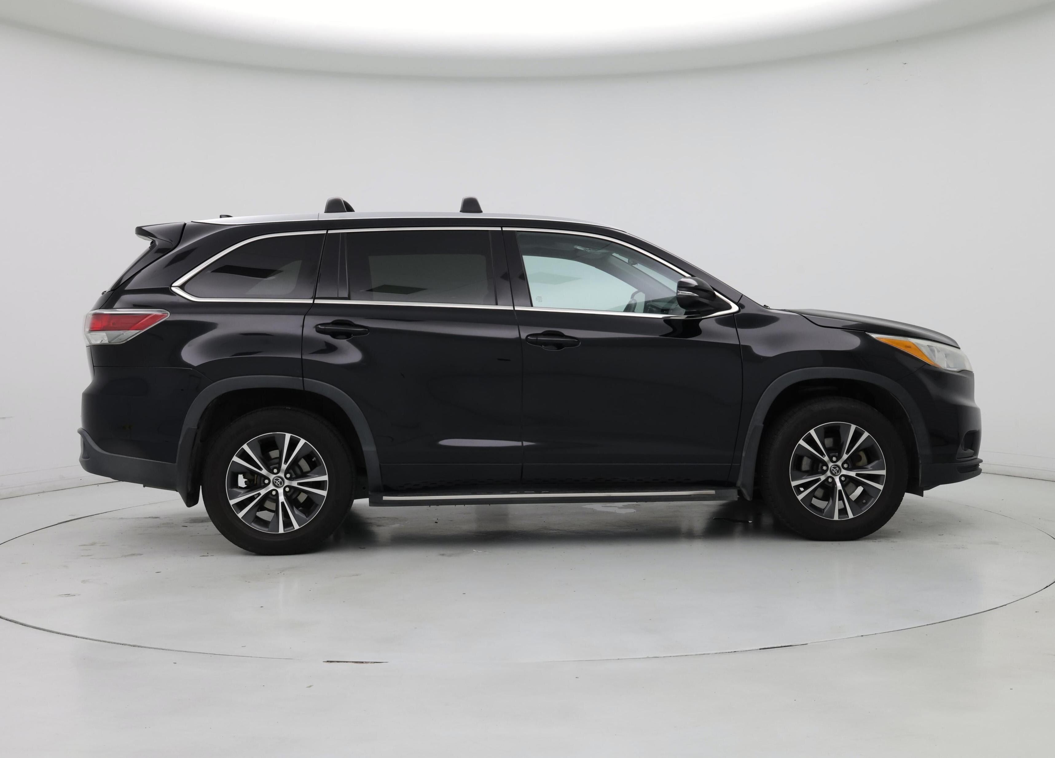 Thumbnail: 2016 Toyota Highlander - 7