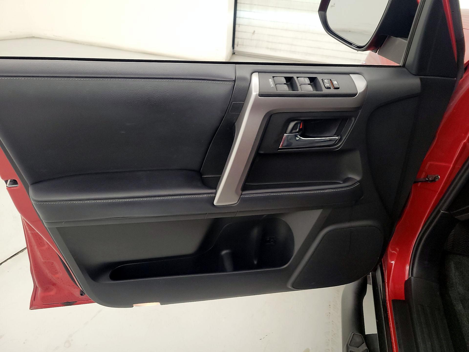 Thumbnail: 2022 Toyota 4Runner - 12