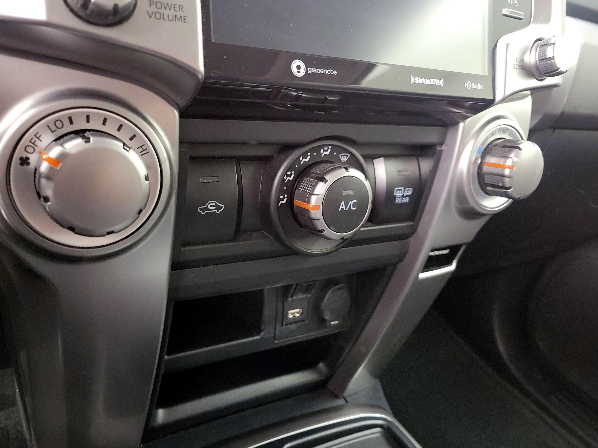 Thumbnail: 2022 Toyota 4Runner - 17