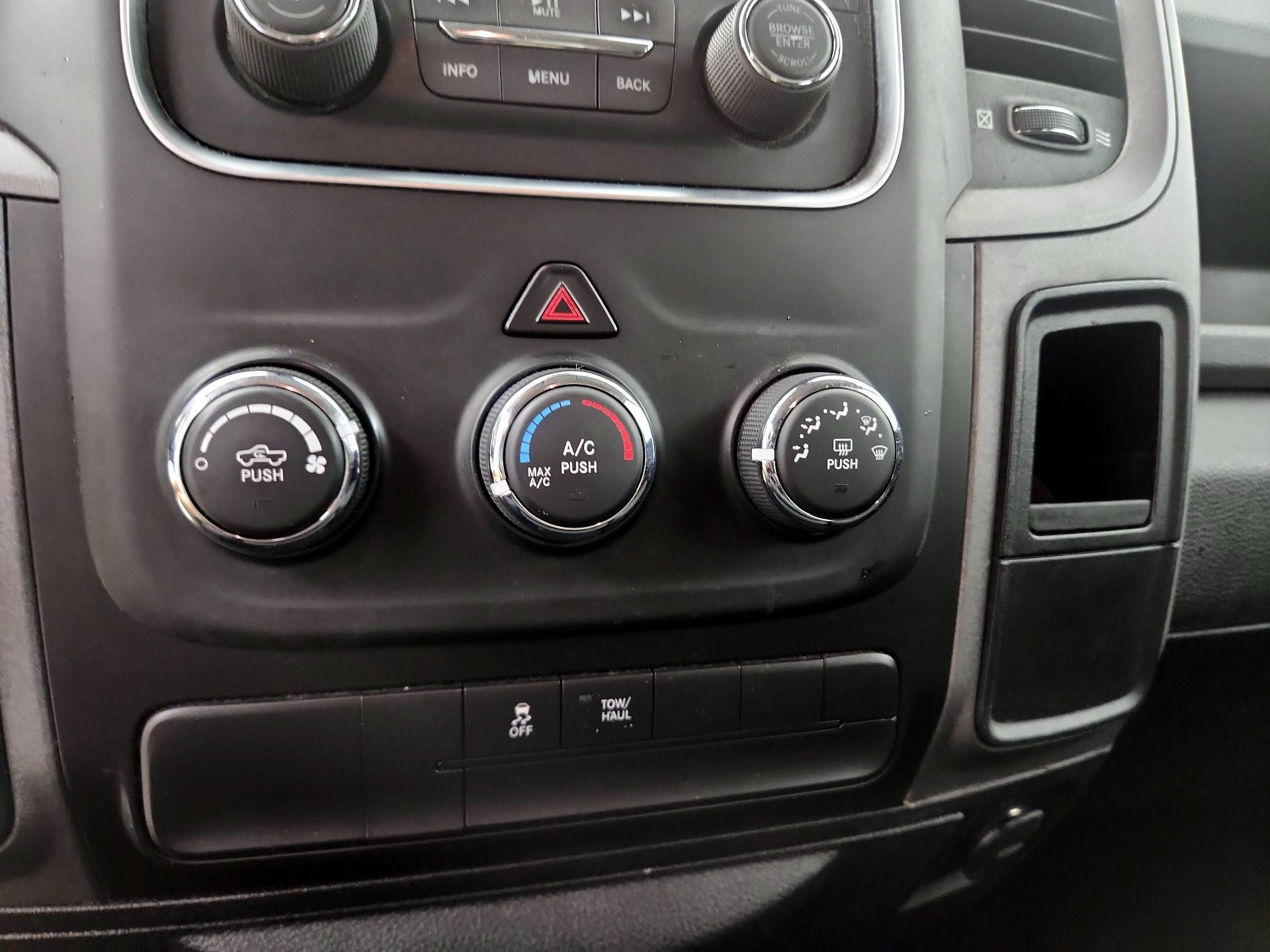 Thumbnail: 2019 RAM 1500 Classic - 15
