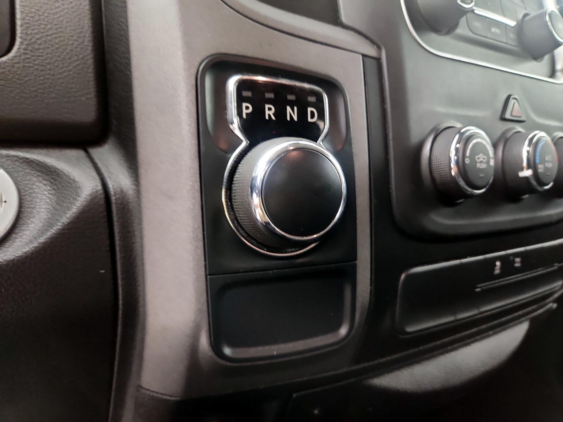 Thumbnail: 2019 RAM 1500 Classic - 16