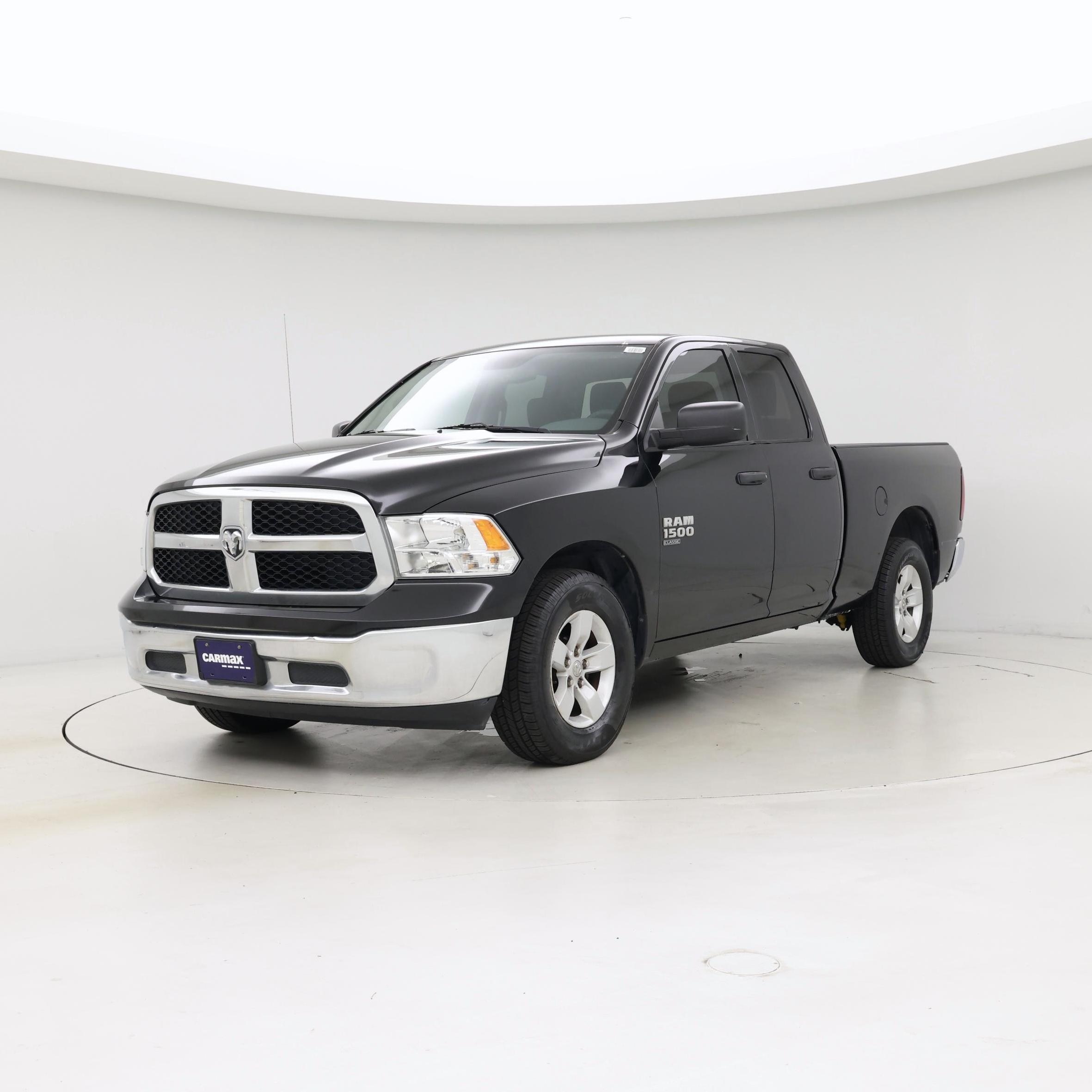 Thumbnail: 2019 RAM 1500 Classic - 4