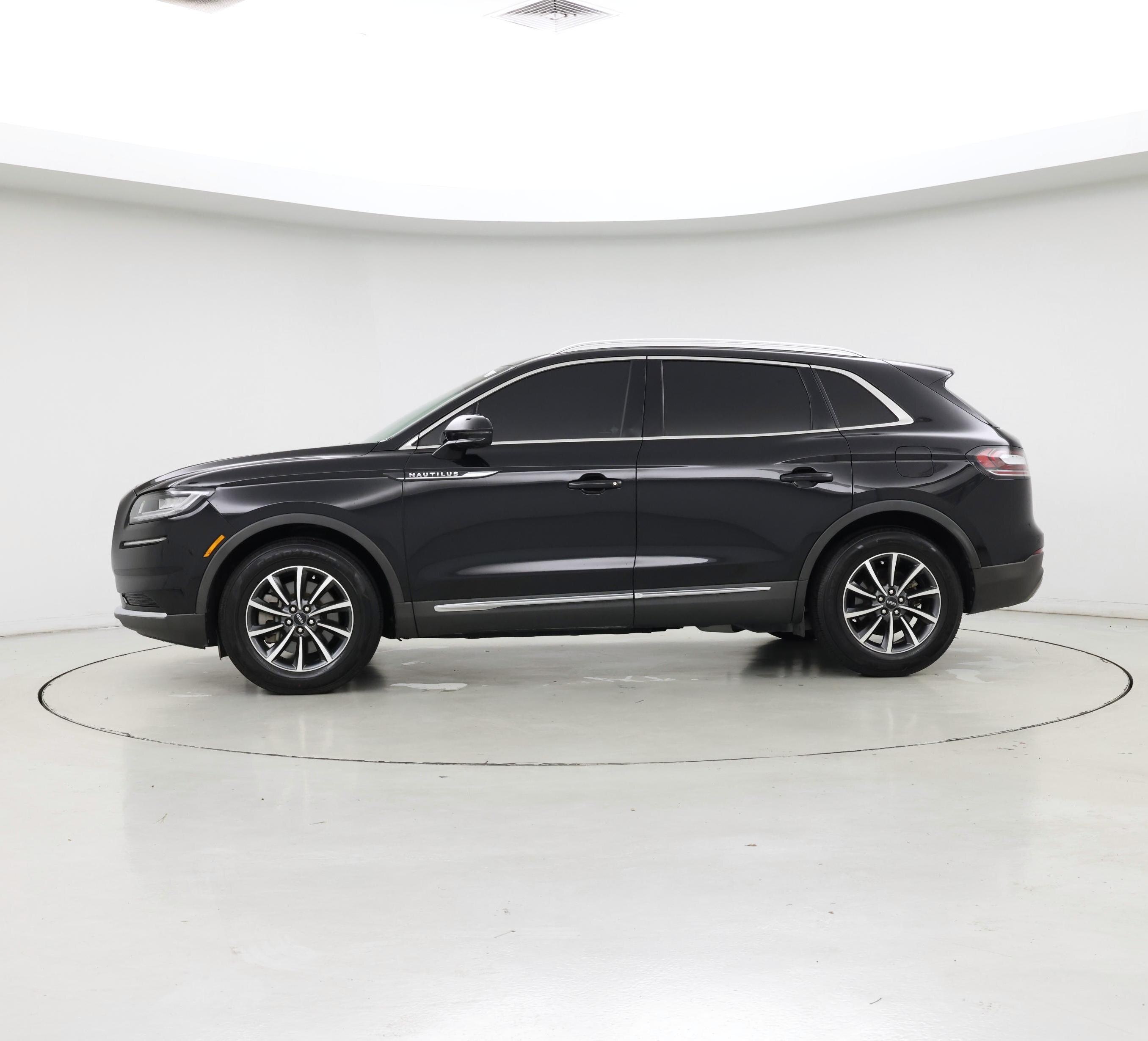 Thumbnail: 2021 Lincoln Nautilus - 3