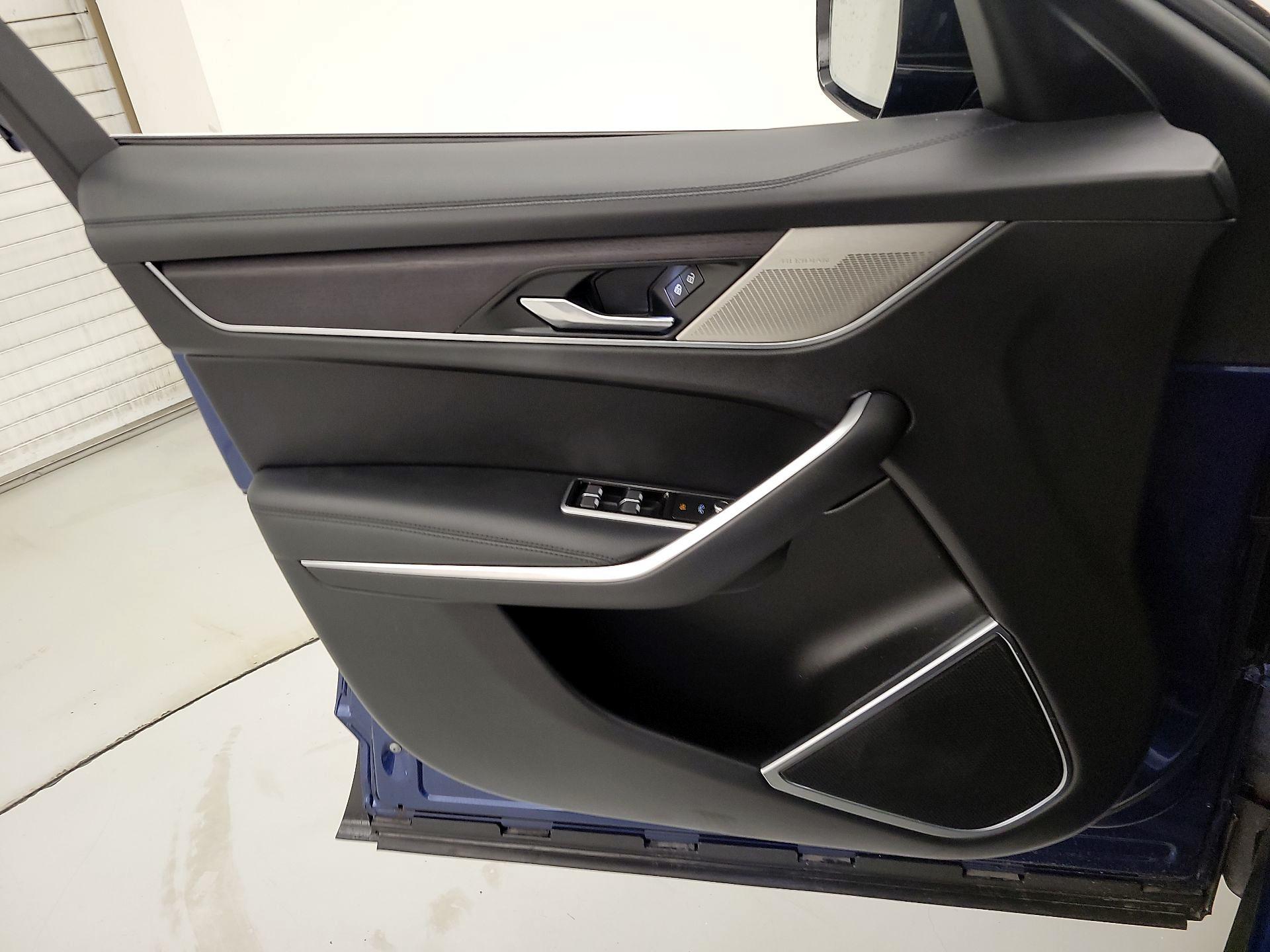 Thumbnail: 2021 Jaguar F-Pace - 12