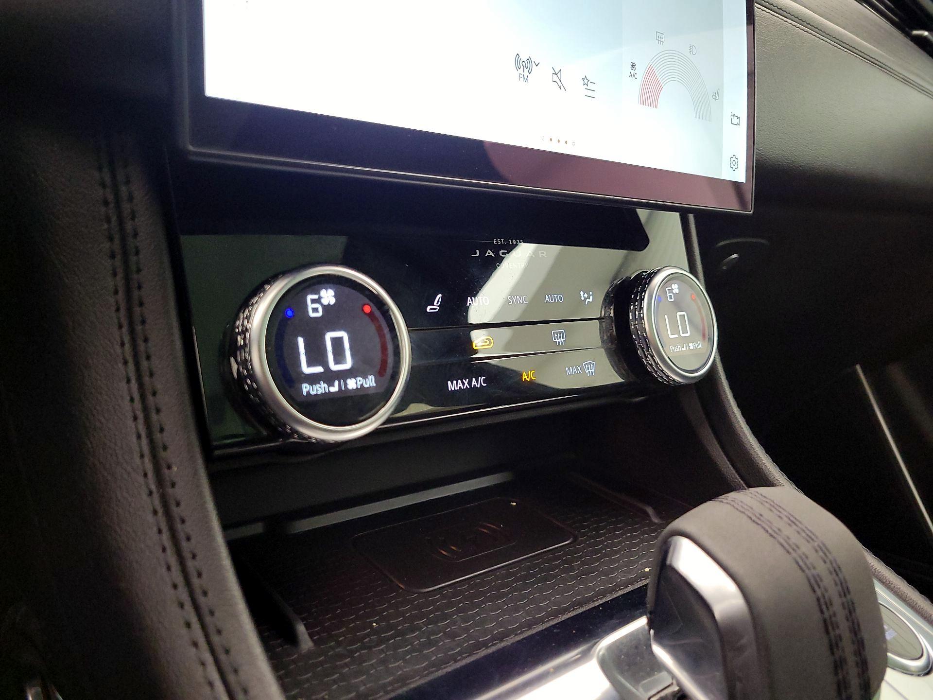 Thumbnail: 2021 Jaguar F-Pace - 17