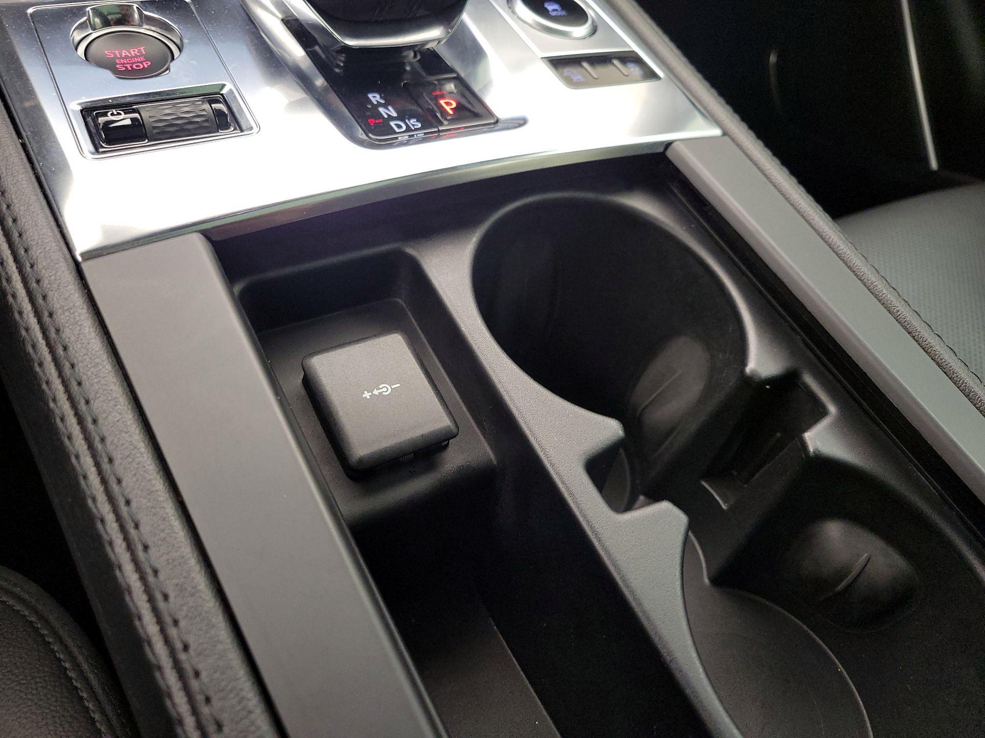 Thumbnail: 2021 Jaguar F-Pace - 19