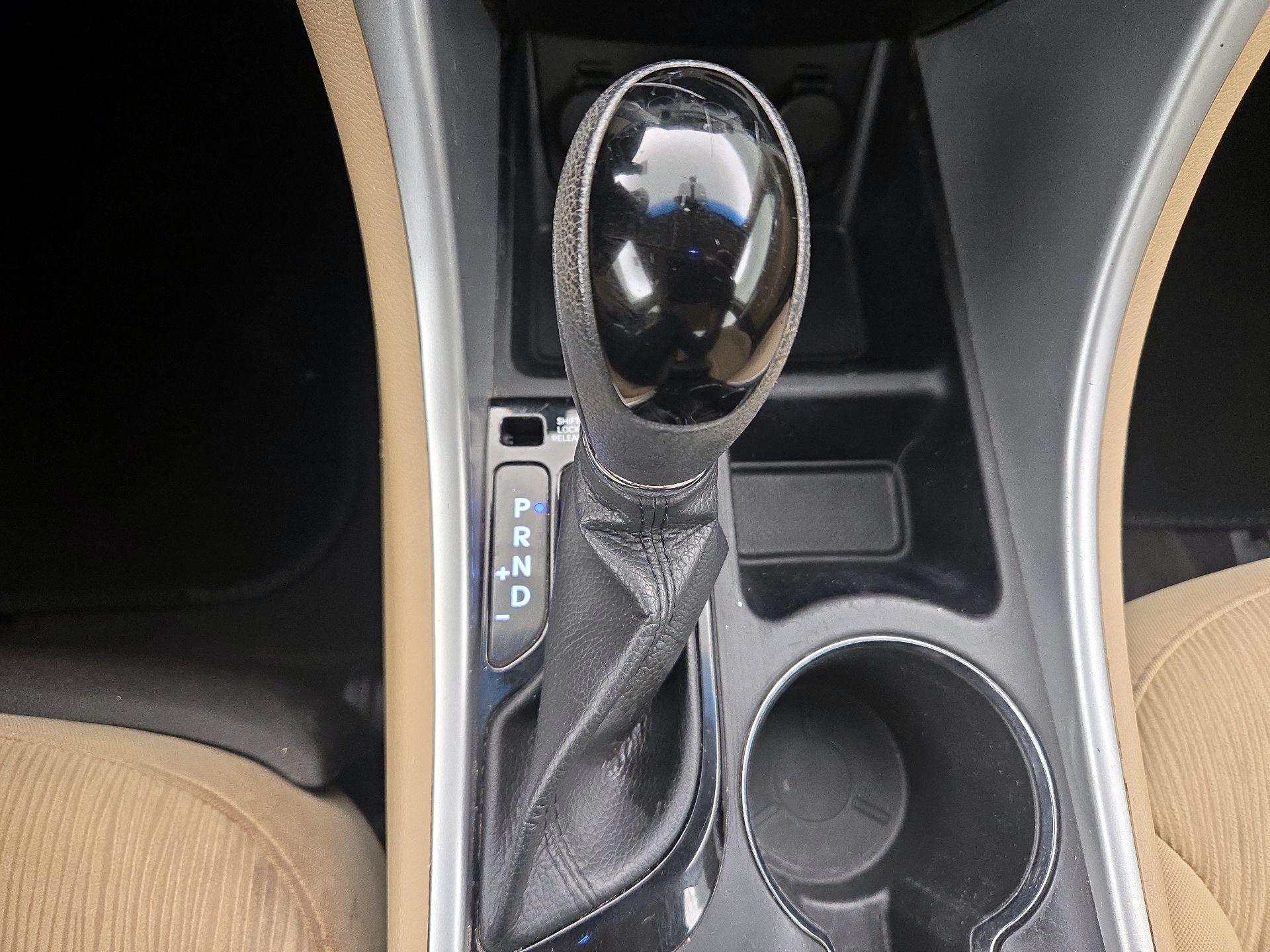 Thumbnail: 2014 Hyundai Sonata - 17