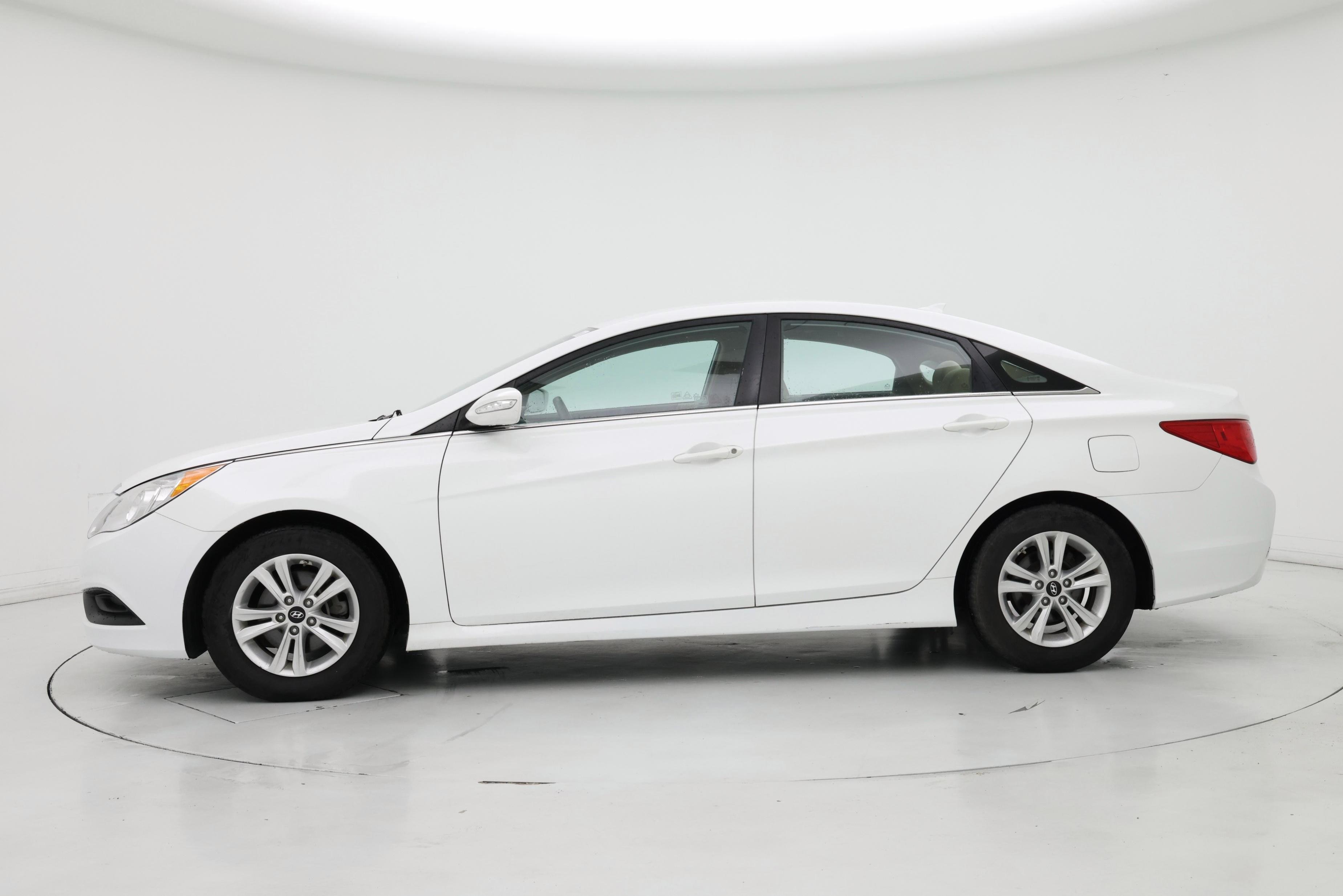 Thumbnail: 2014 Hyundai Sonata - 3