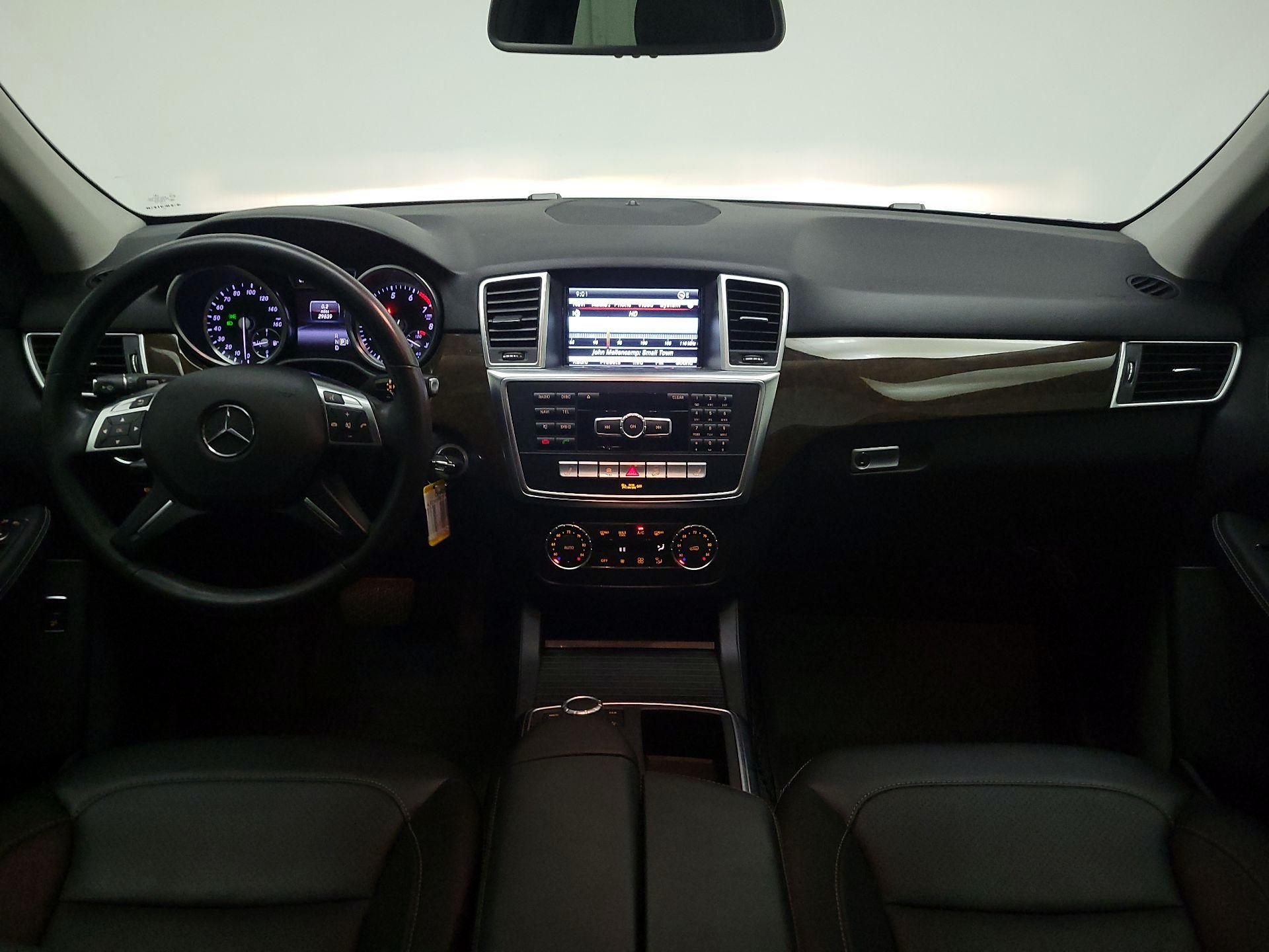 Thumbnail: 2015 Mercedes-Benz M-Class - 9