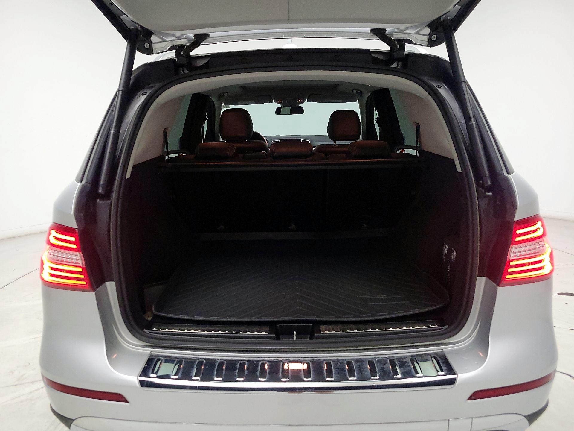Thumbnail: 2015 Mercedes-Benz M-Class - 20