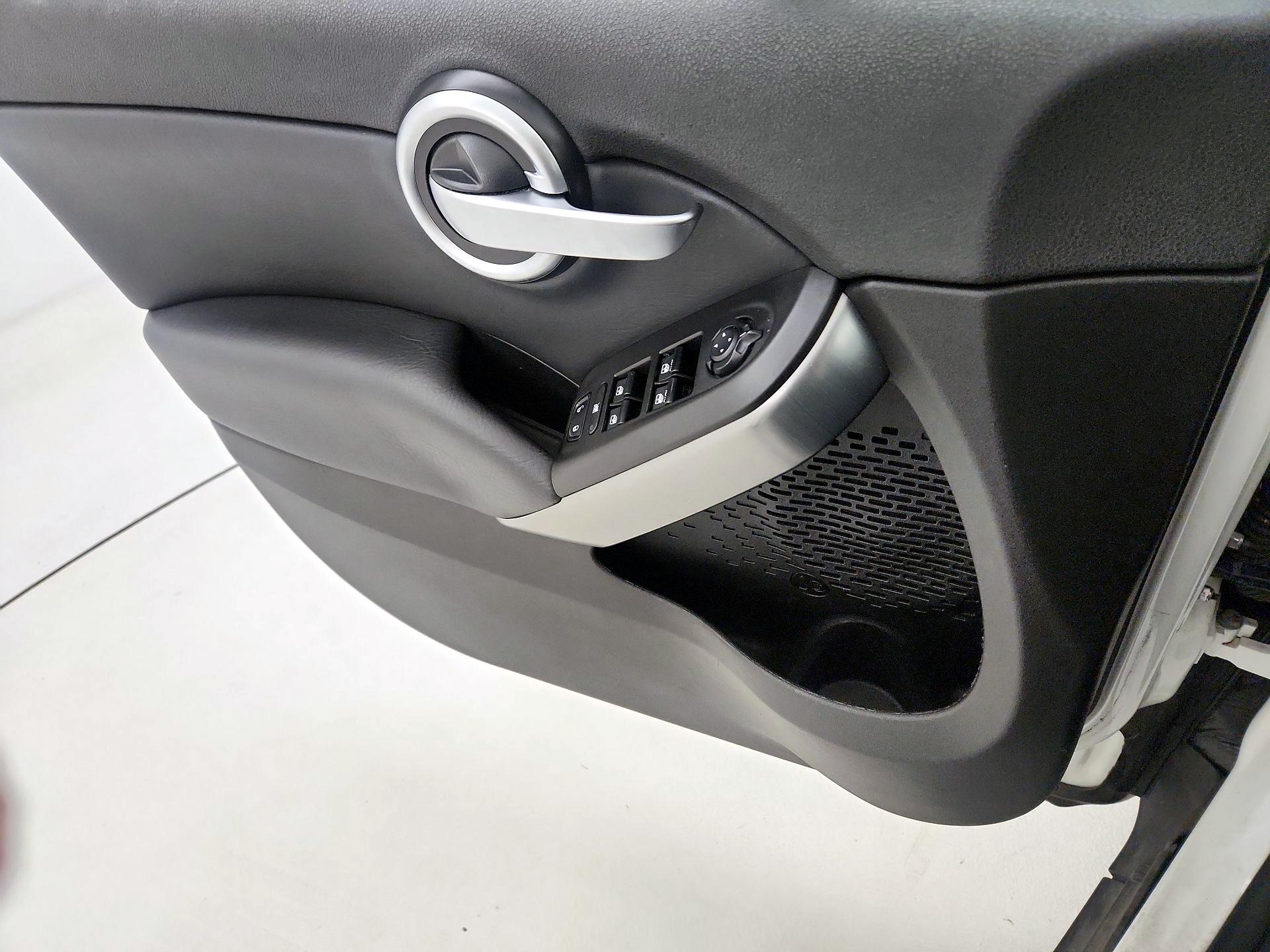 Thumbnail: 2017 Fiat 500X - 12