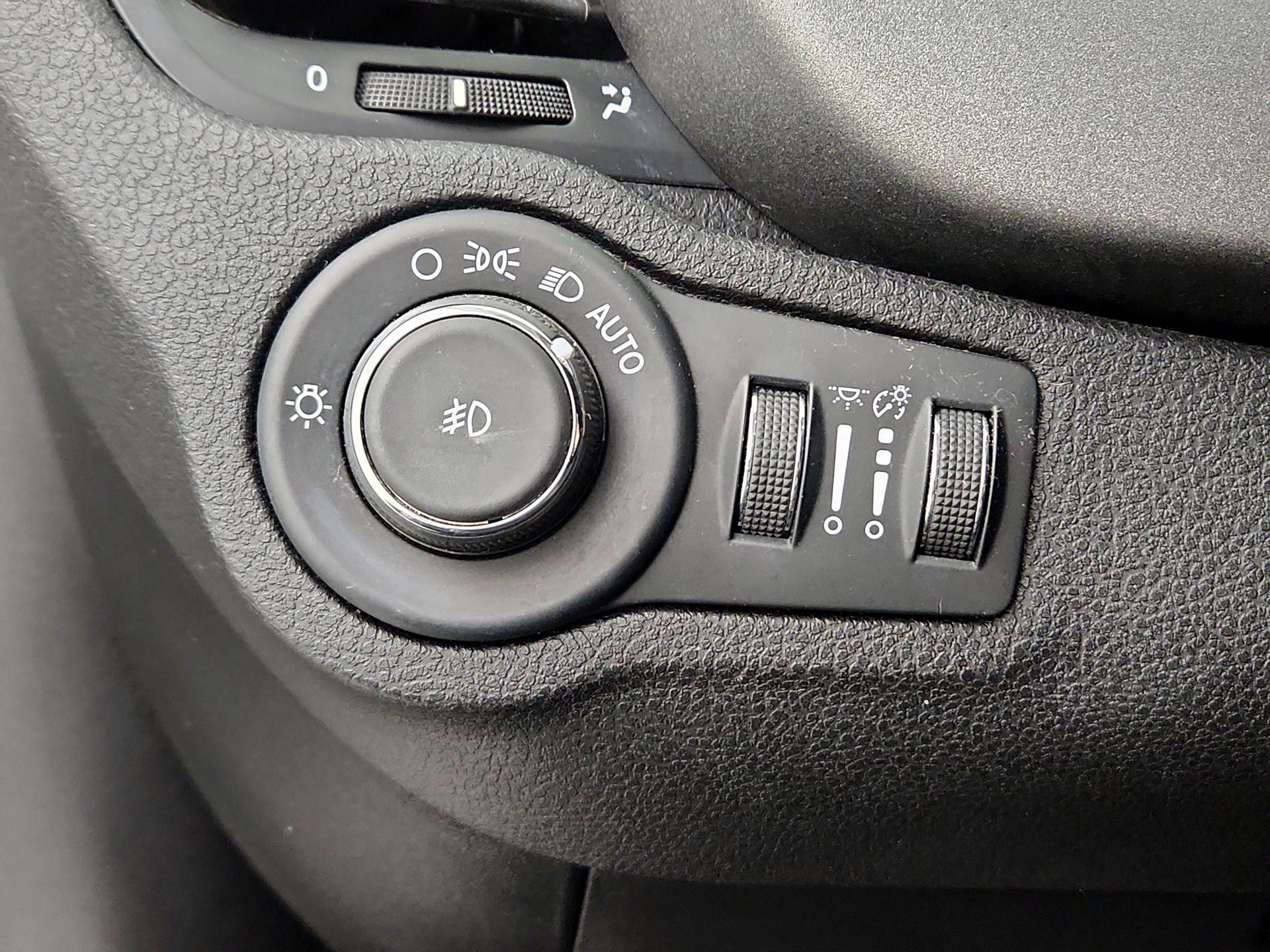 Thumbnail: 2017 Fiat 500X - 13