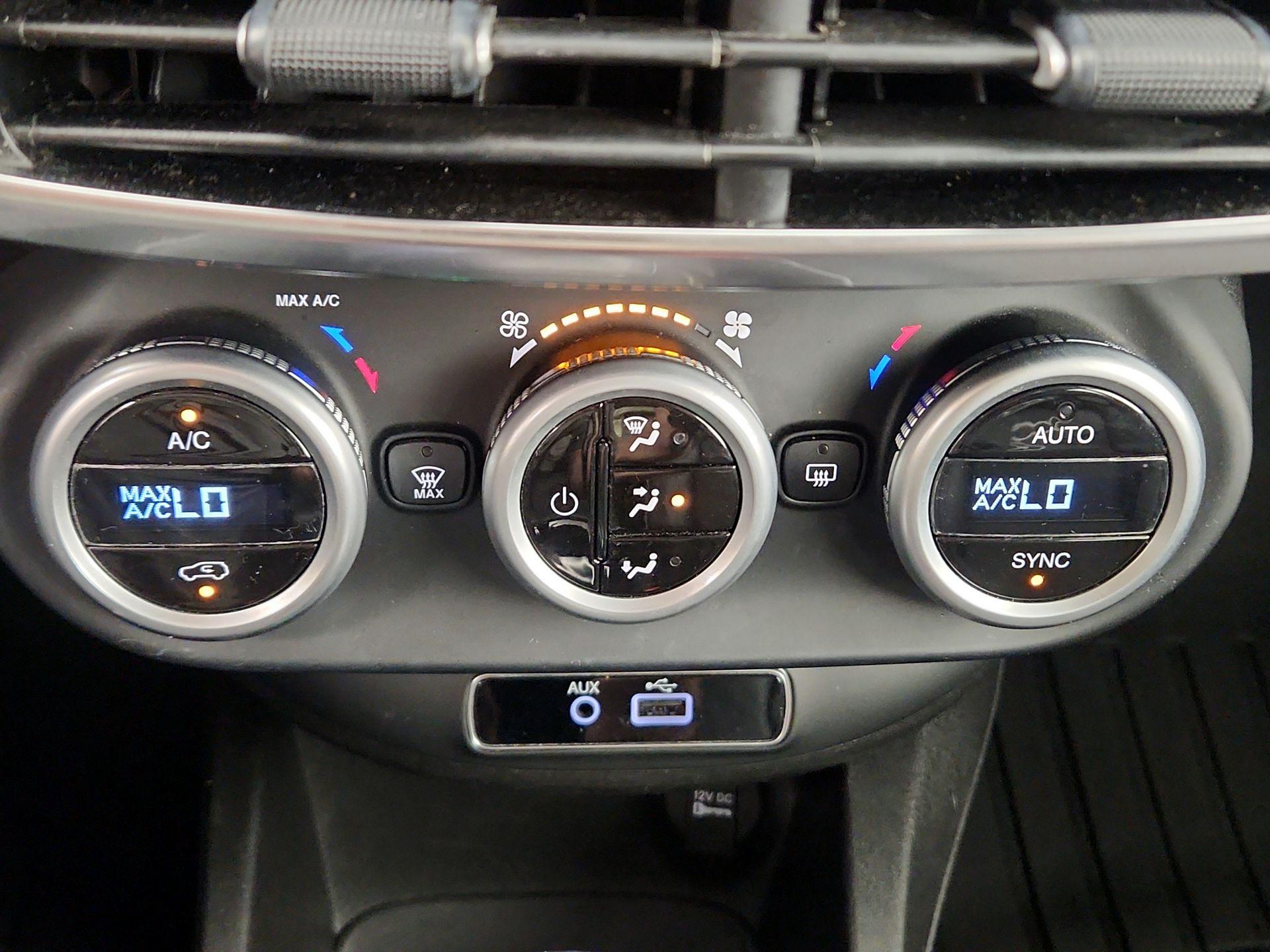 Thumbnail: 2017 Fiat 500X - 16