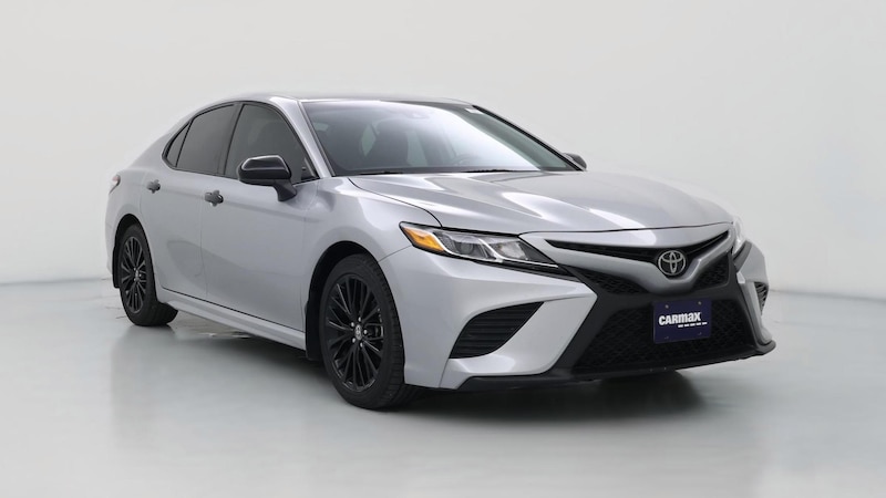 2020 Toyota Camry SE Hero Image