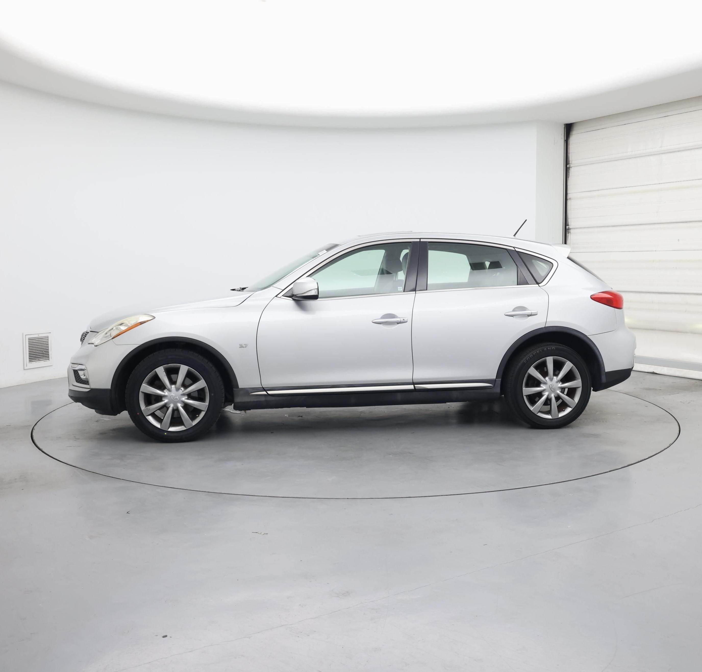 Thumbnail: 2016 INFINITI QX50 - 3