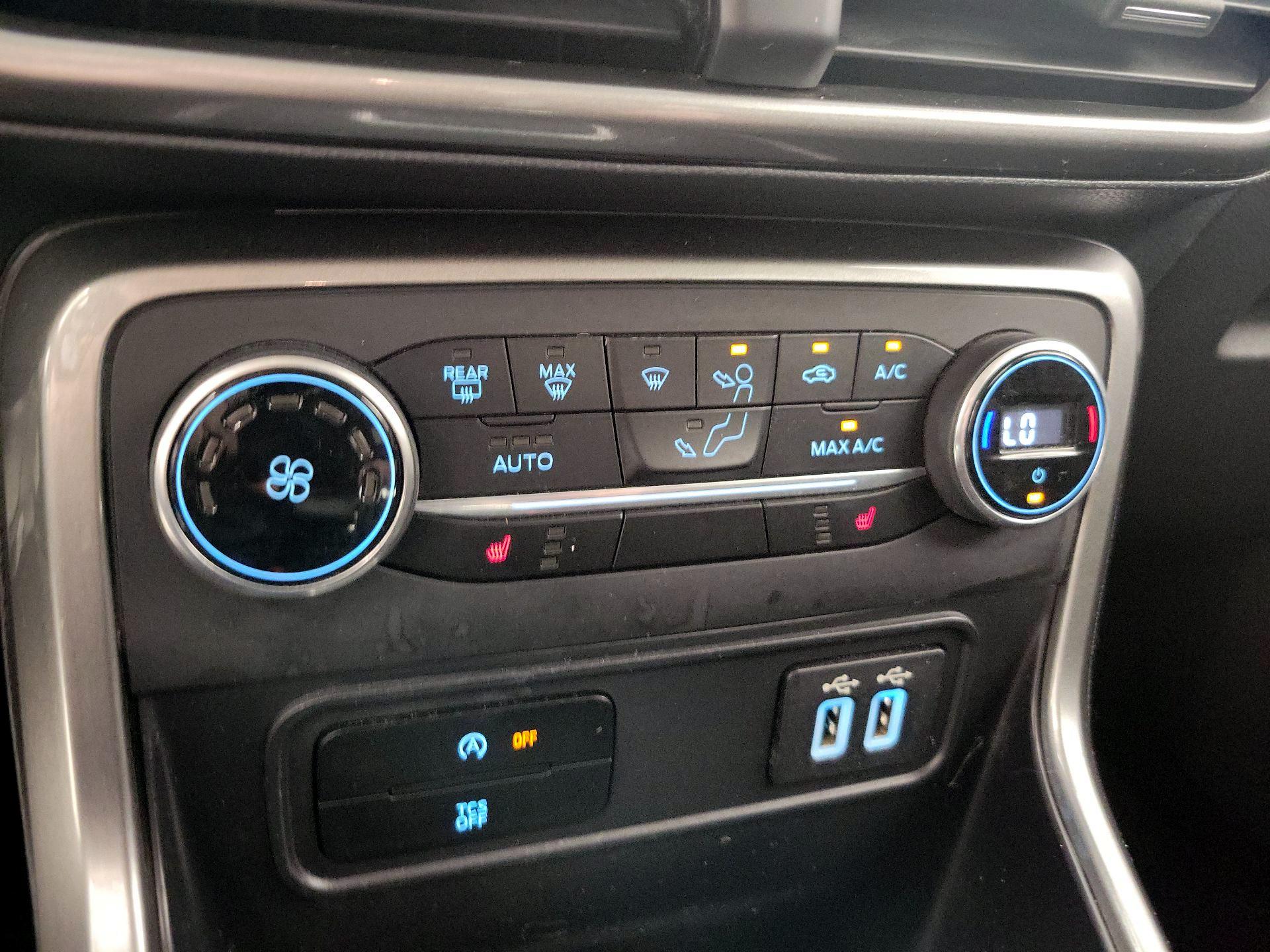 Thumbnail: 2018 Ford EcoSport - 17