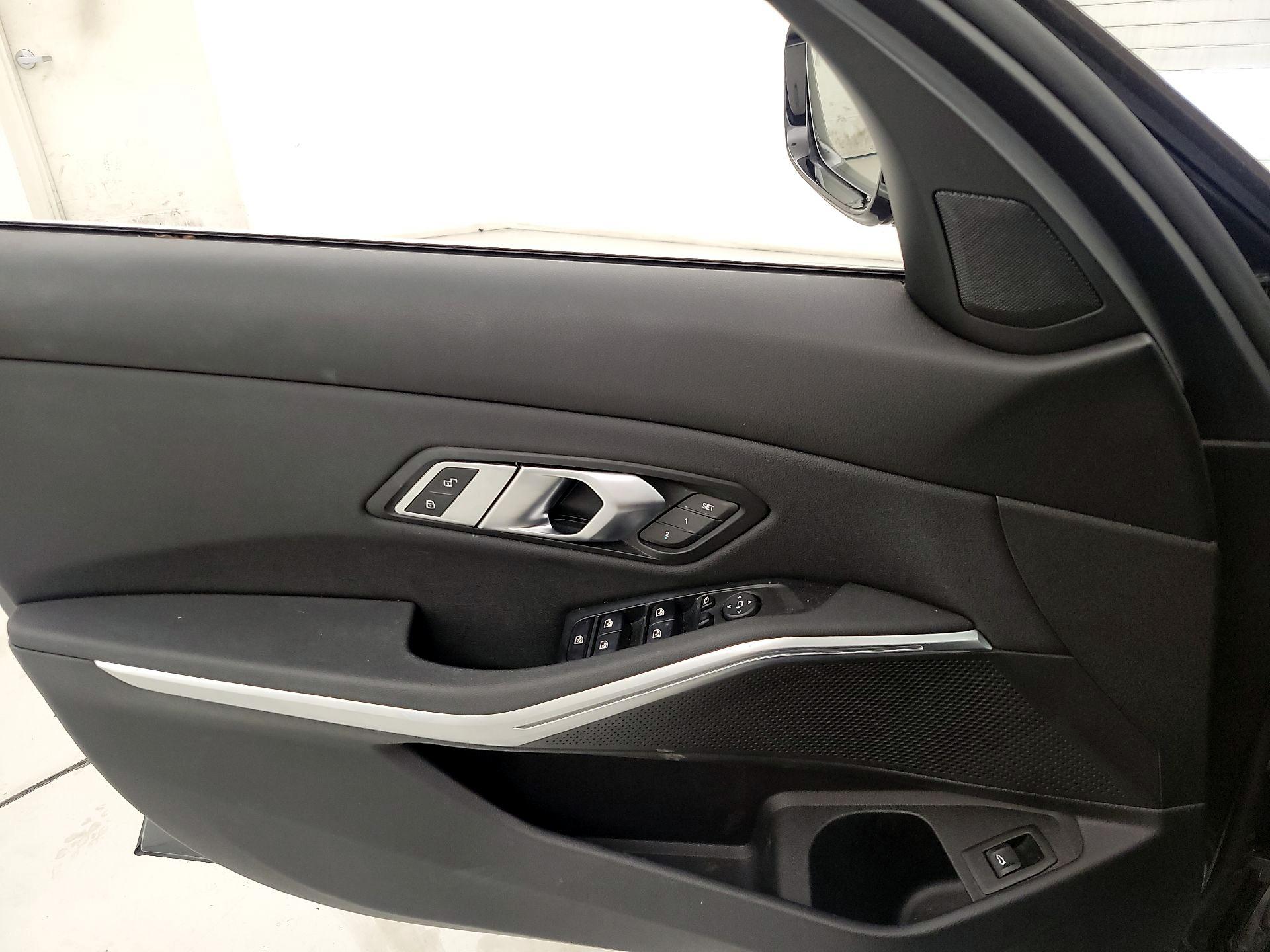 Thumbnail: 2019 BMW 3 Series - 12