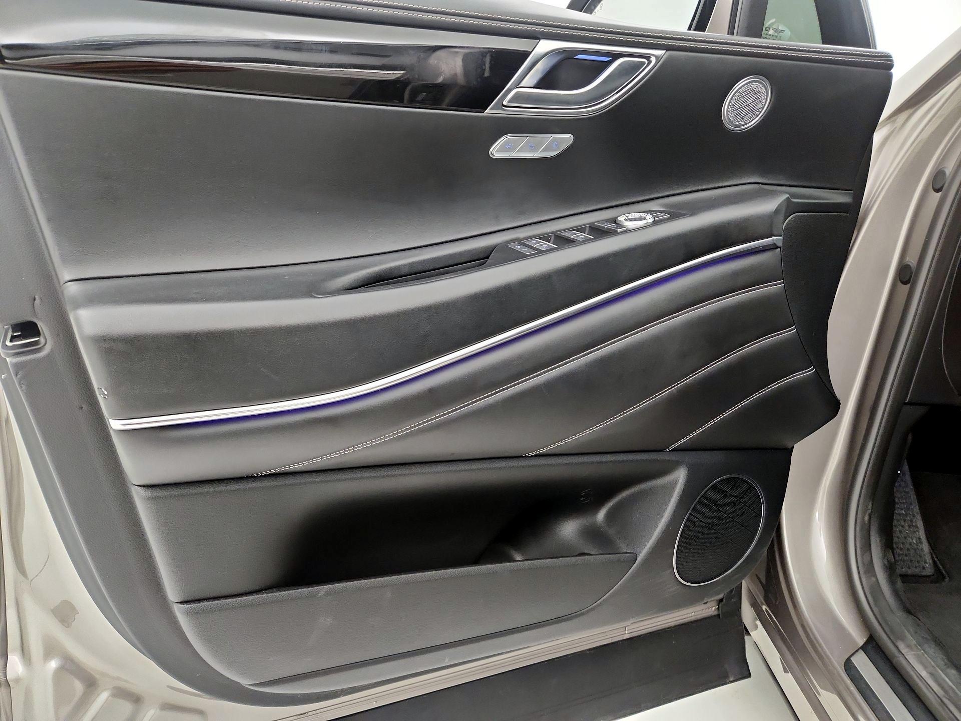 Thumbnail: 2021 Genesis GV80 - 12