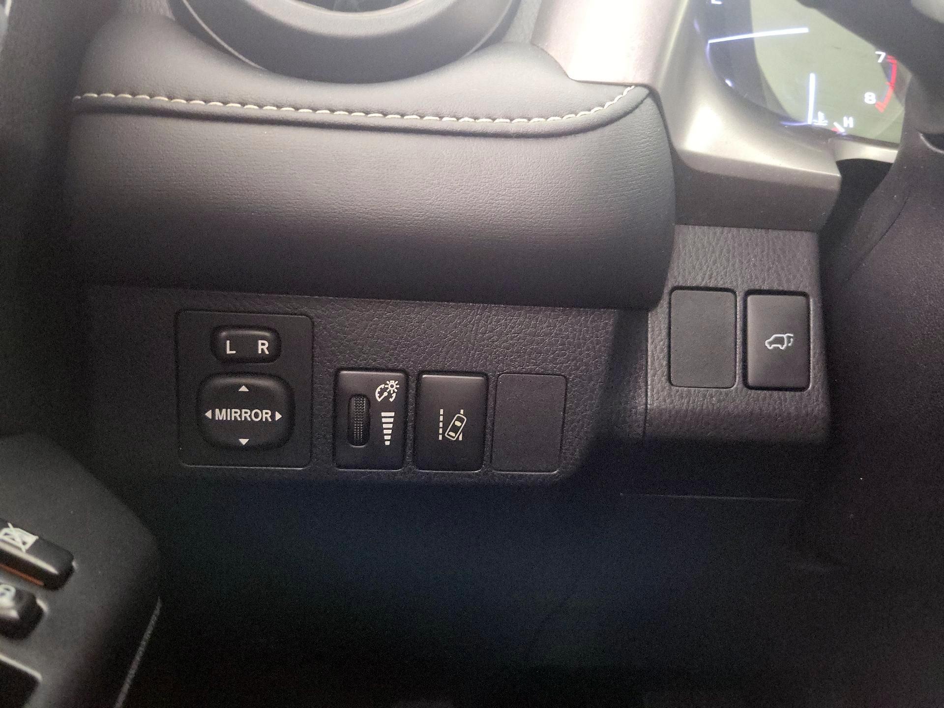 Thumbnail: 2017 Toyota RAV4 - 13