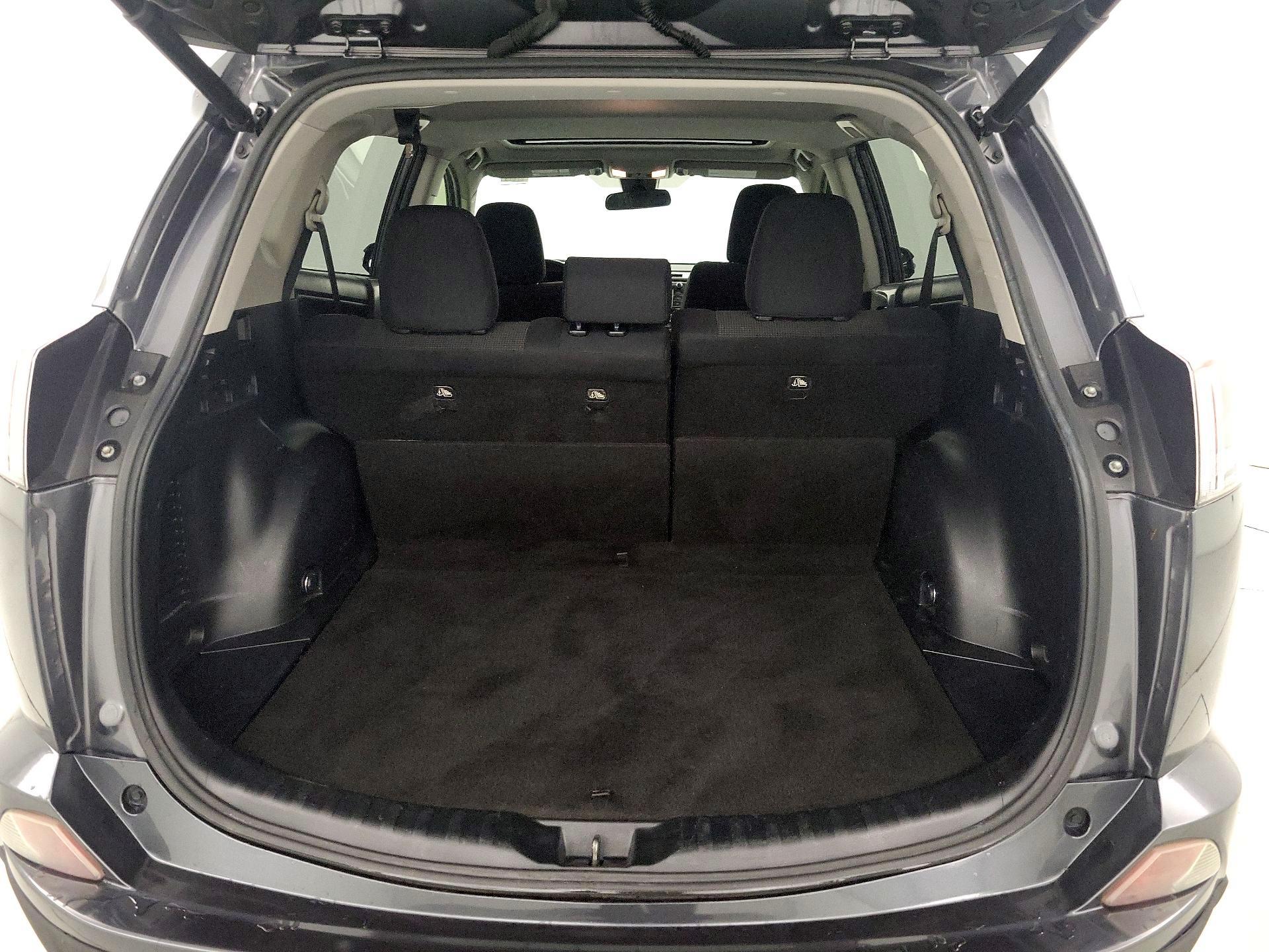 Thumbnail: 2017 Toyota RAV4 - 20