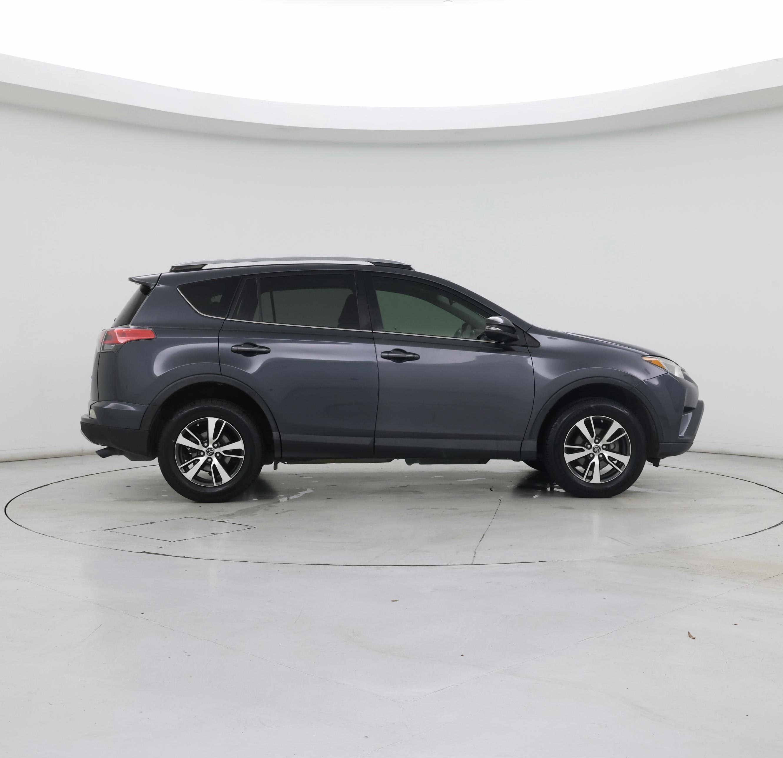 Thumbnail: 2017 Toyota RAV4 - 7