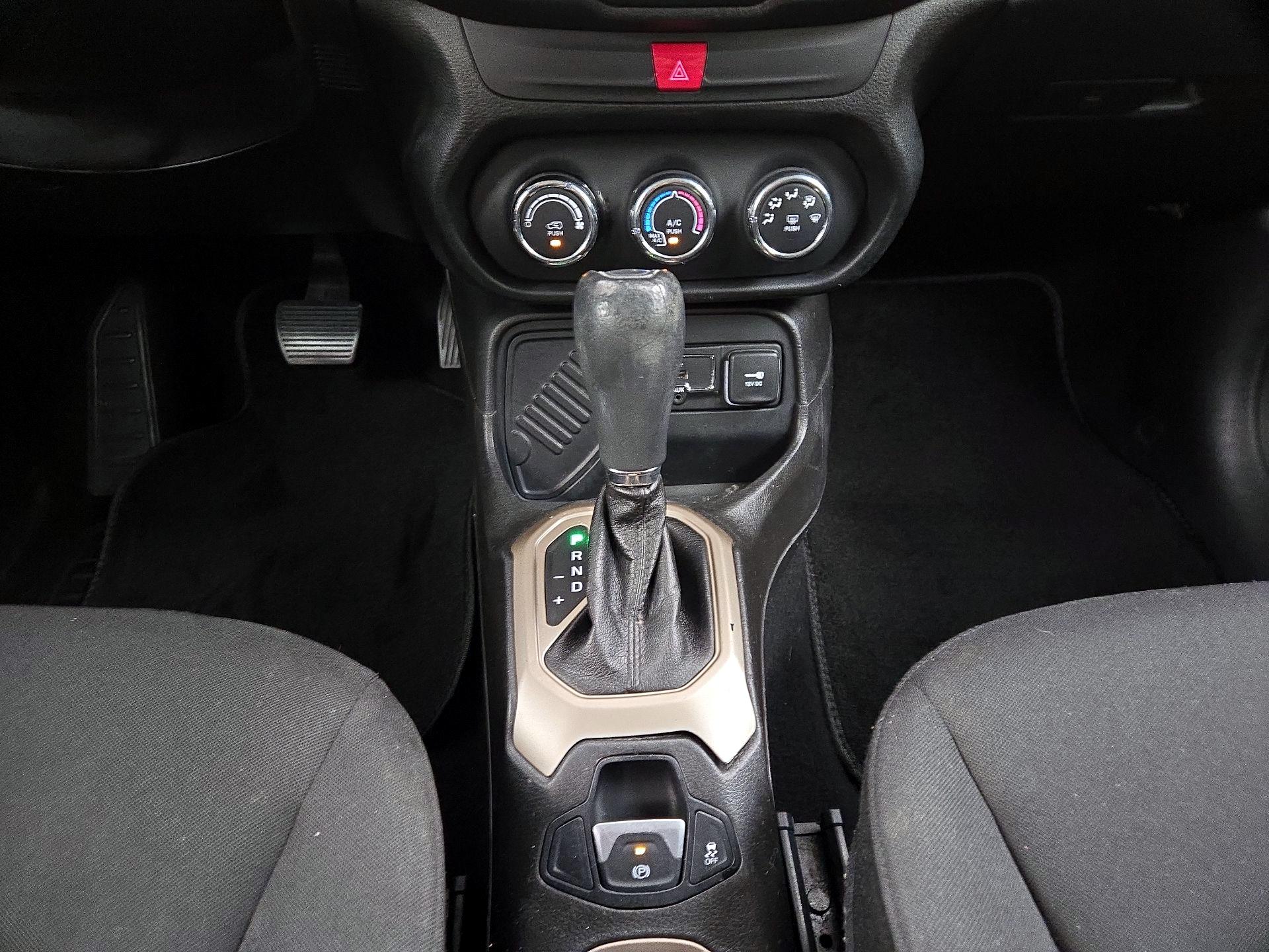 Thumbnail: 2017 Jeep Renegade - 17