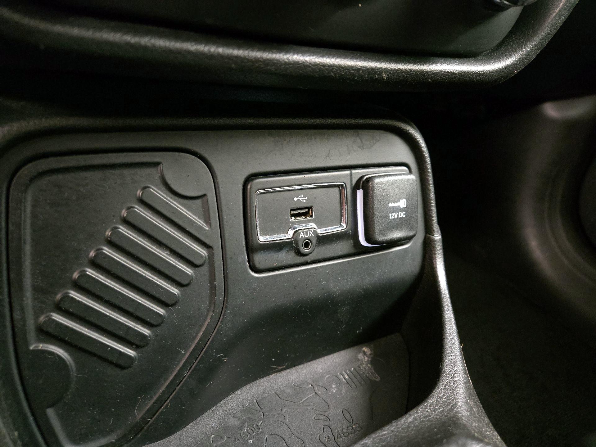 Thumbnail: 2017 Jeep Renegade - 18