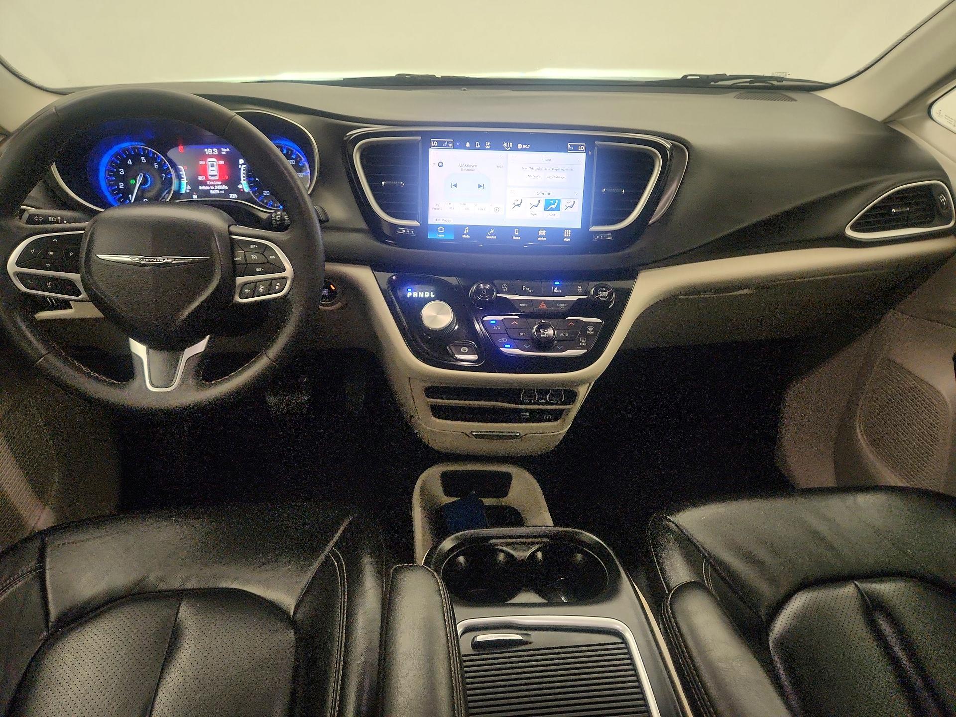 Thumbnail: 2022 Chrysler Pacifica - 9