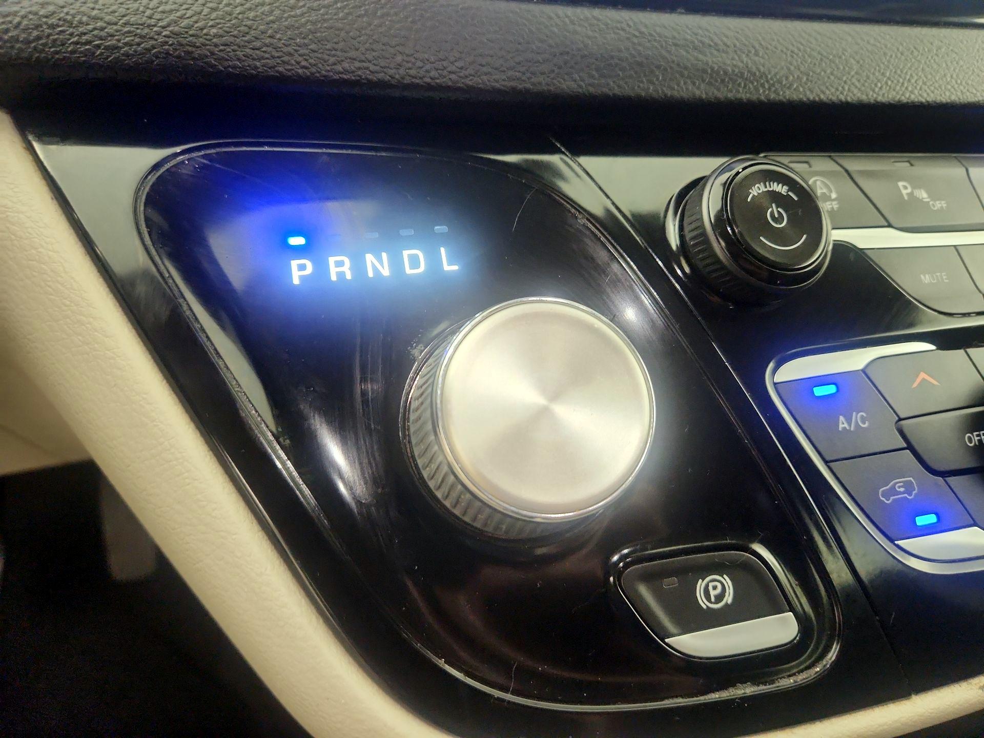 Thumbnail: 2022 Chrysler Pacifica - 17