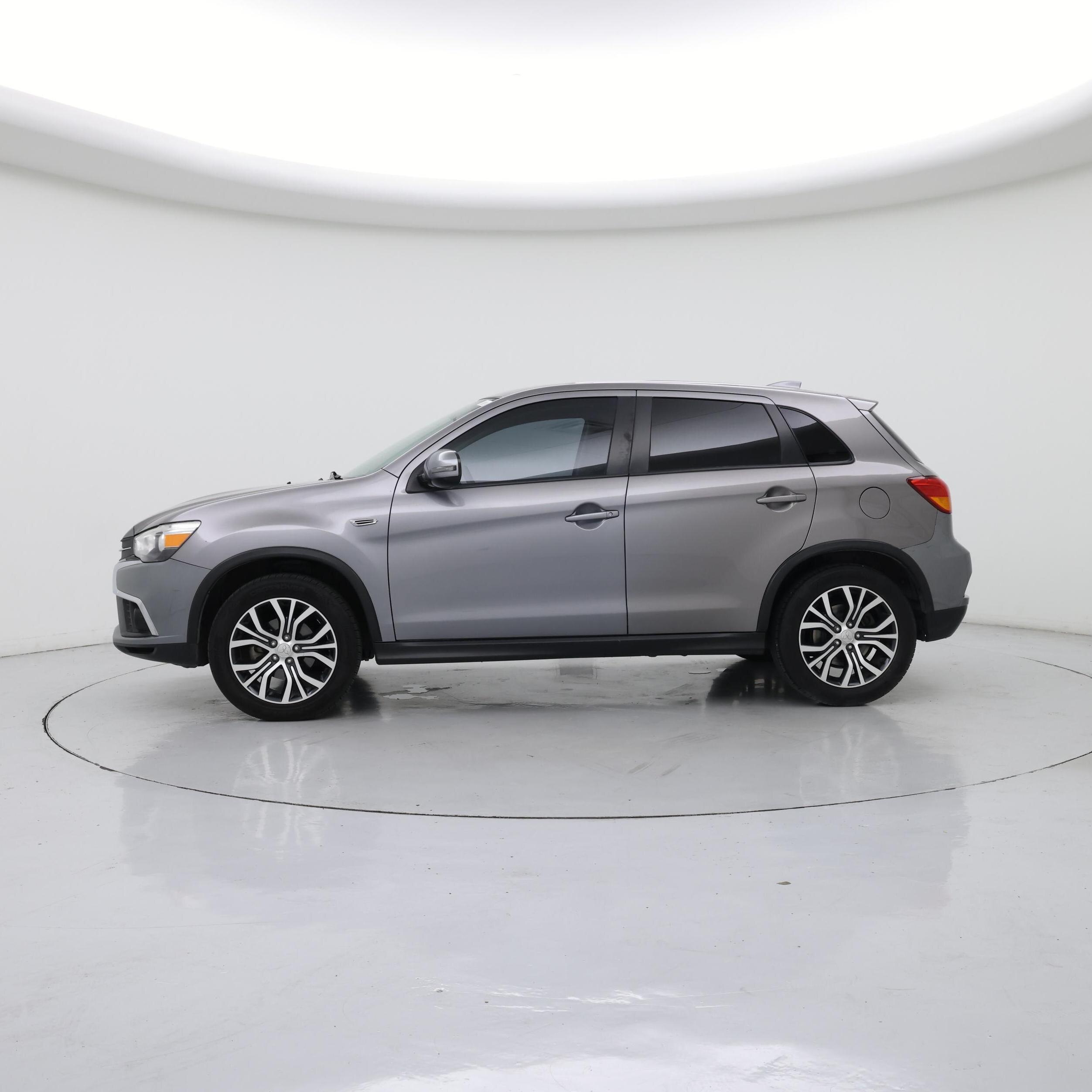 Thumbnail: 2018 Mitsubishi Outlander Sport - 3