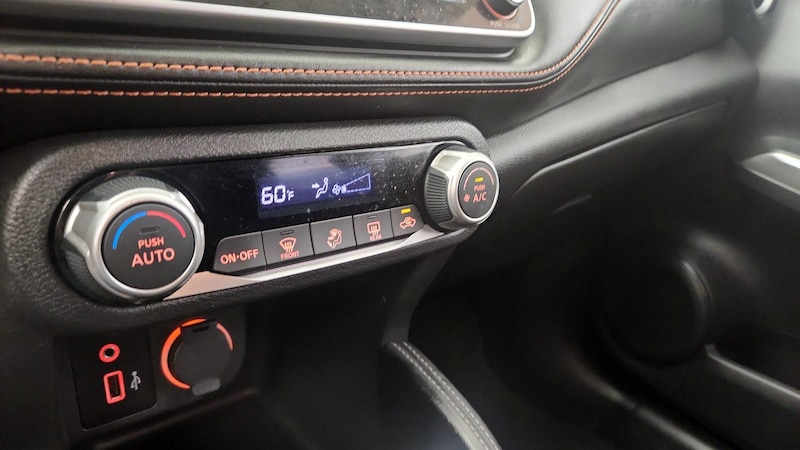 2019 Nissan Kicks SR 14