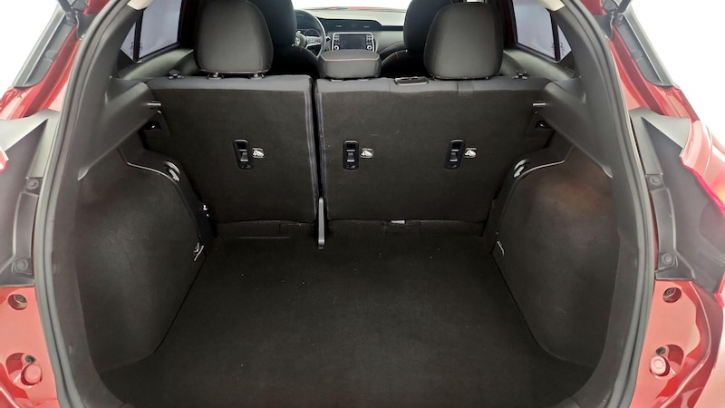 2019 Nissan Kicks SR 16
