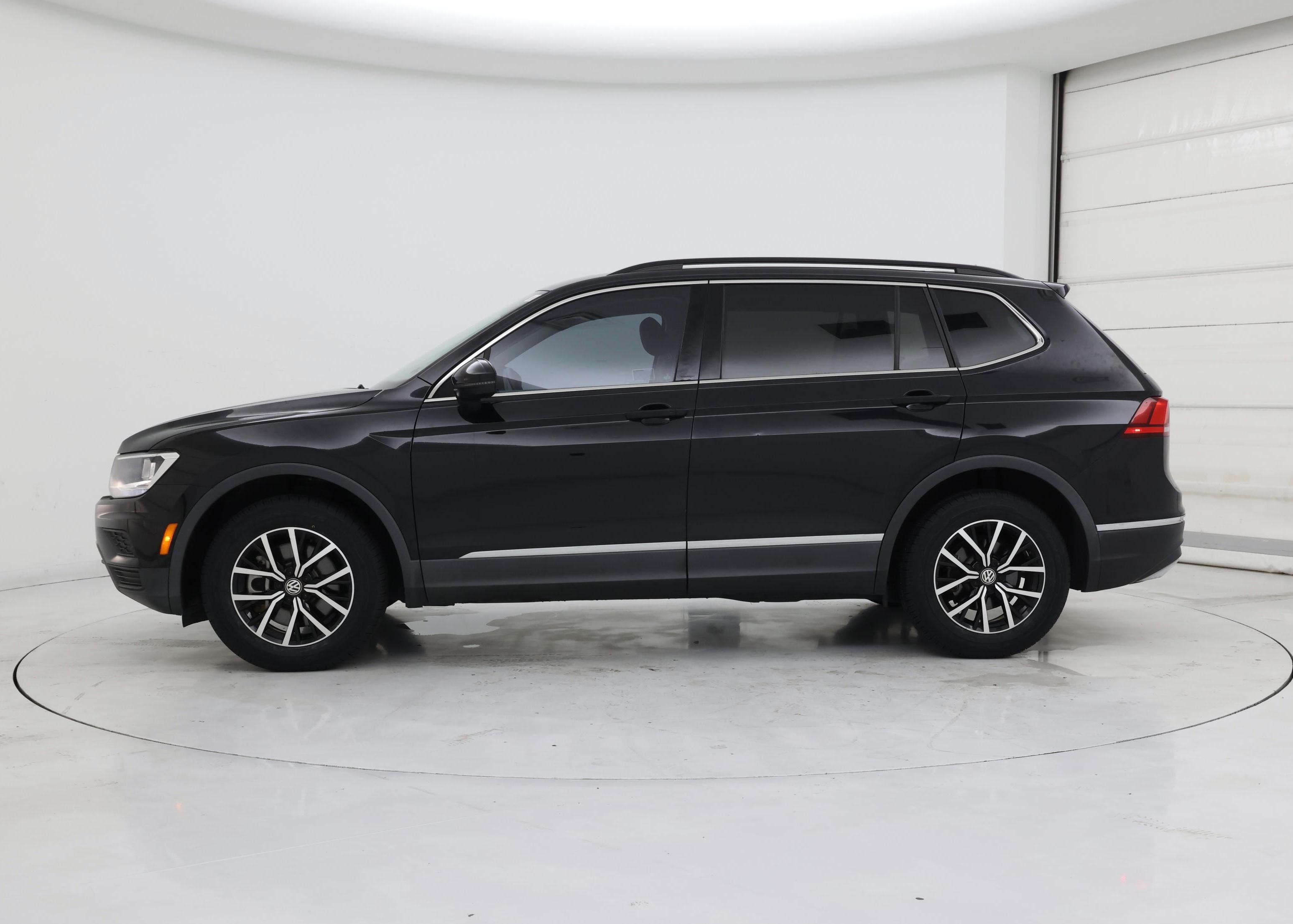 Thumbnail: 2021 Volkswagen Tiguan - 3