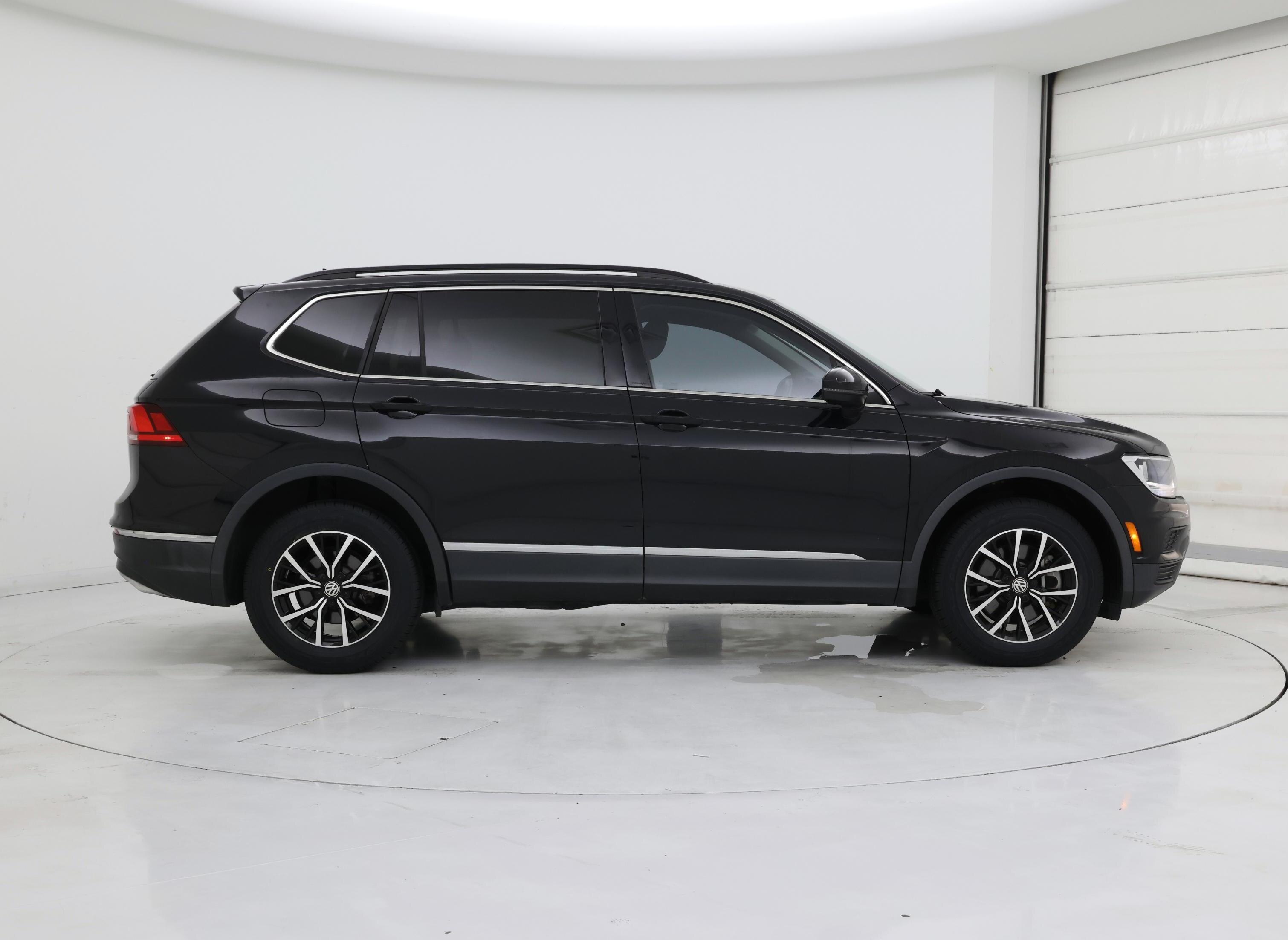 Thumbnail: 2021 Volkswagen Tiguan - 7